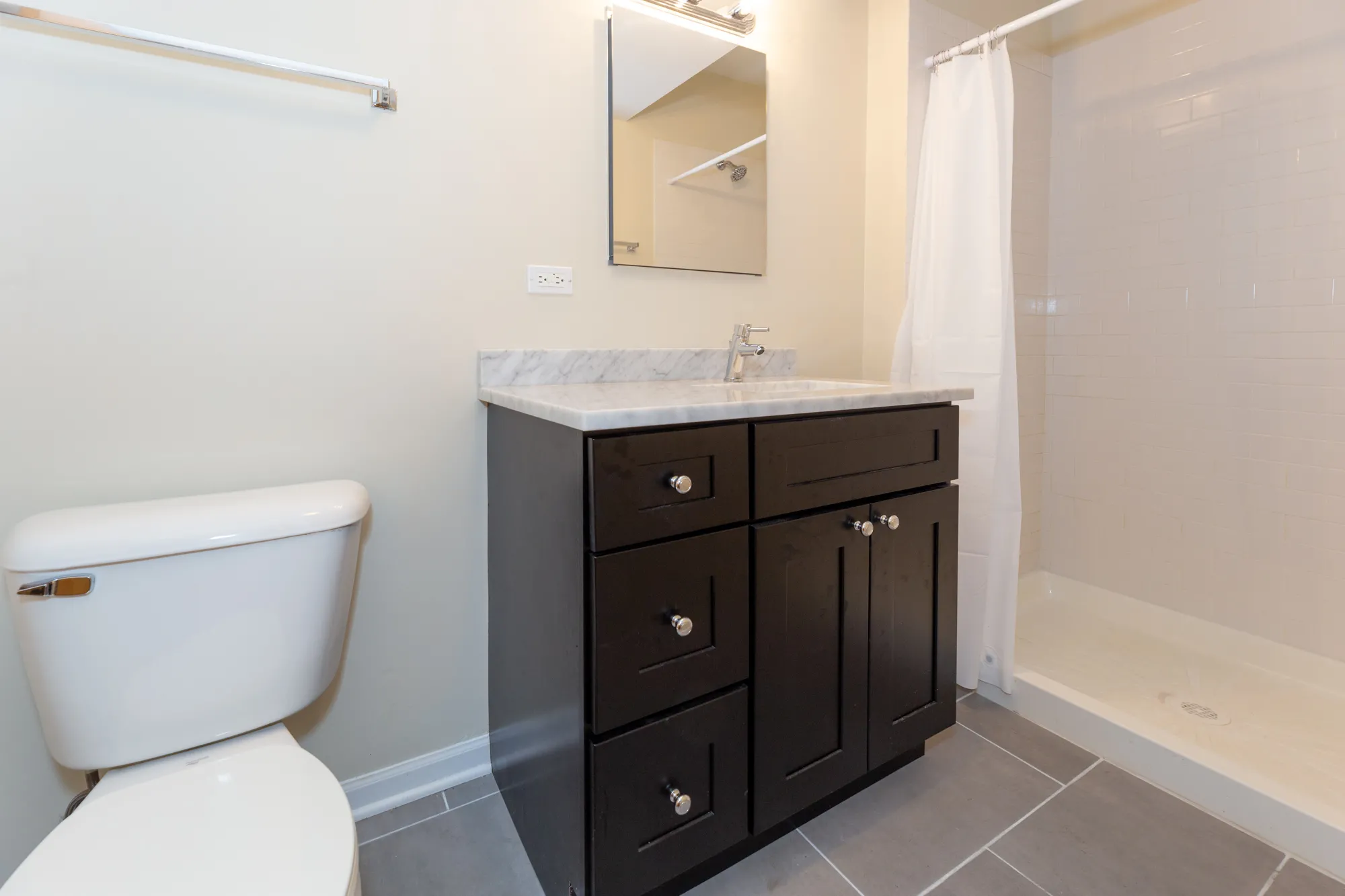 1118-1128 E HYDE PARK BLVD 60615-1118-28 E. Hyde Park-Chicago-IL