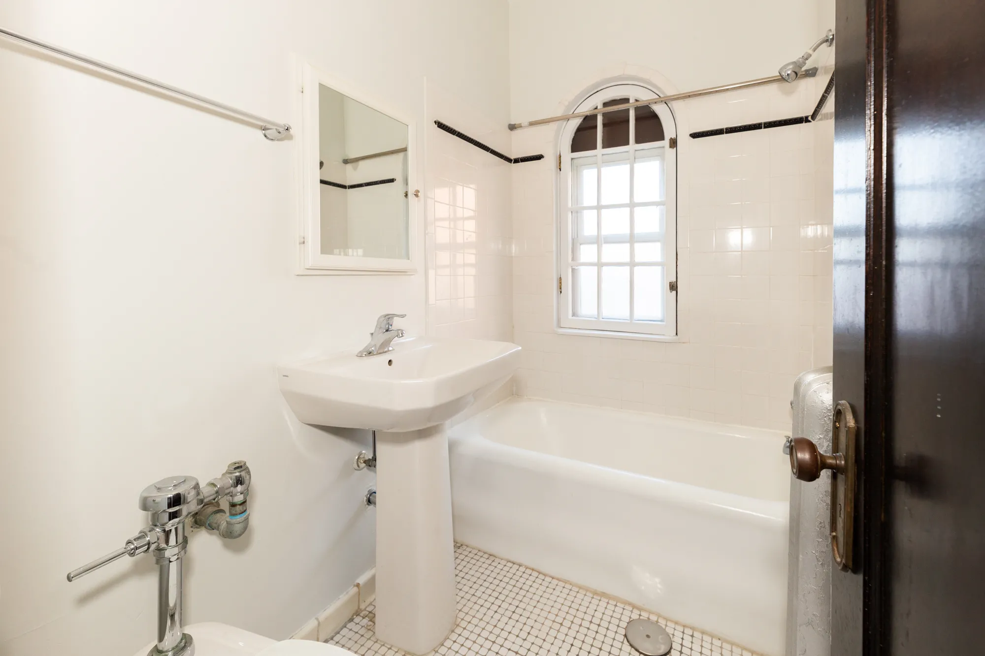1367 E. 53rd Street Apartments