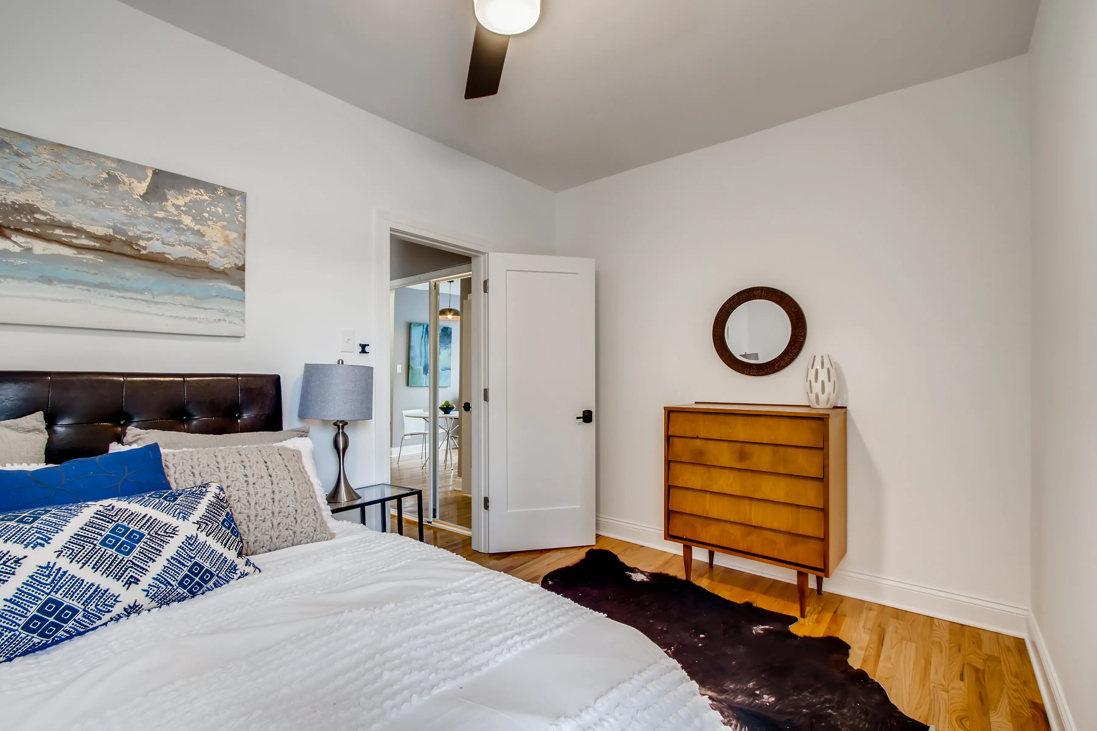 629 W. Cornelia Apartments