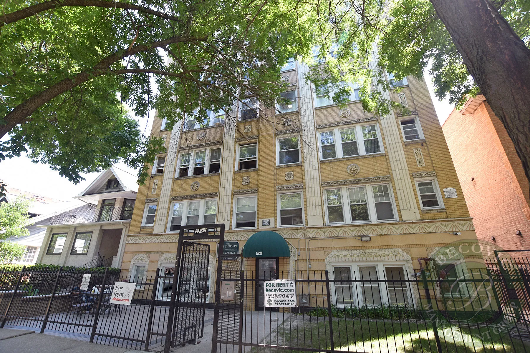 1521 West Sherwin Apartments
