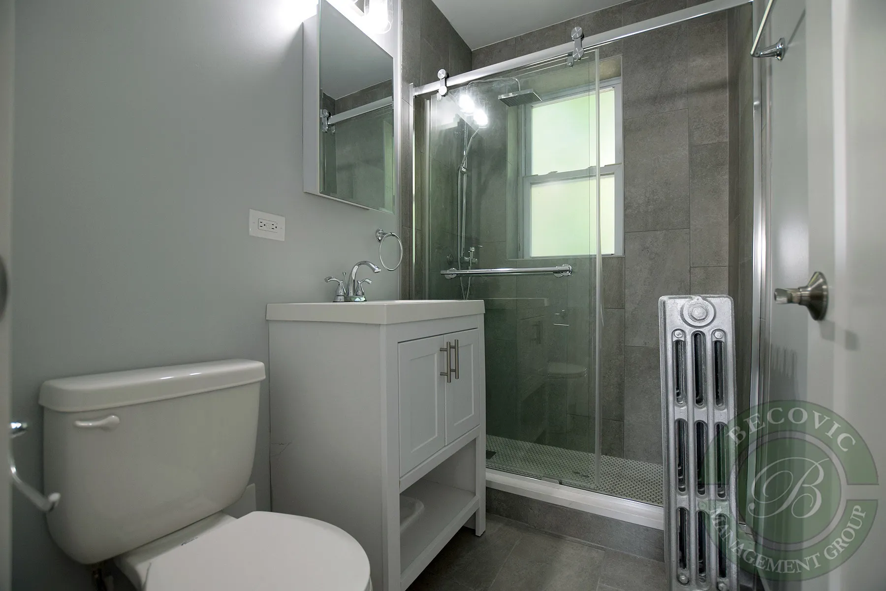 1521 West Sherwin Apartments