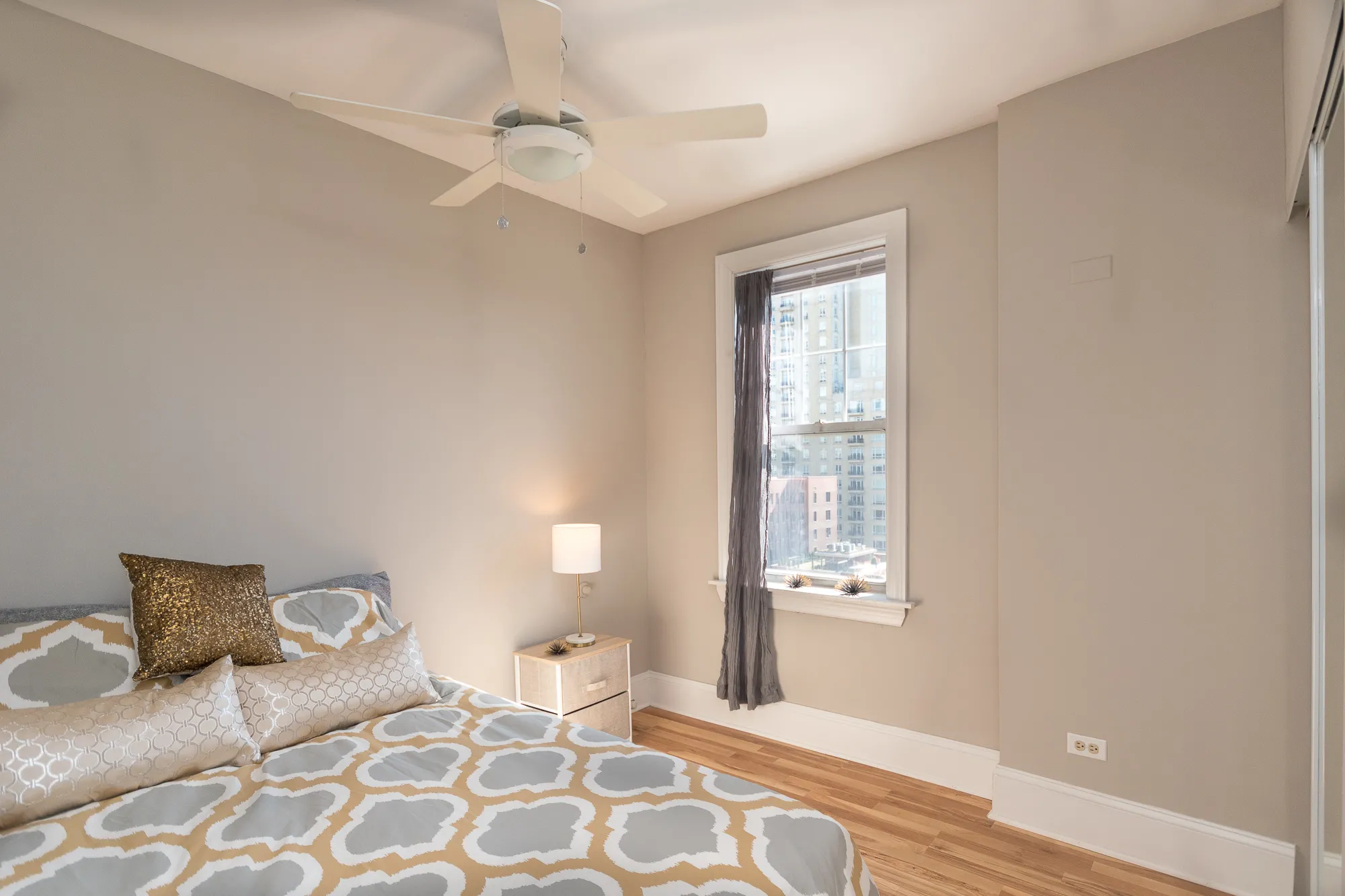 451 W. Wrightwood Apartments