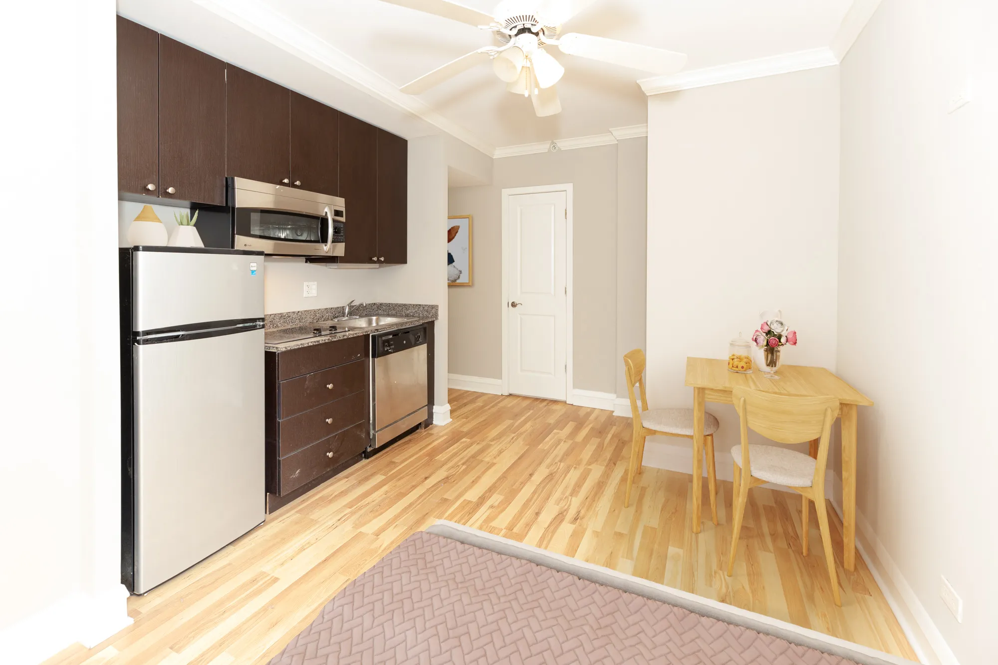 424 W. Diversey Apartments
