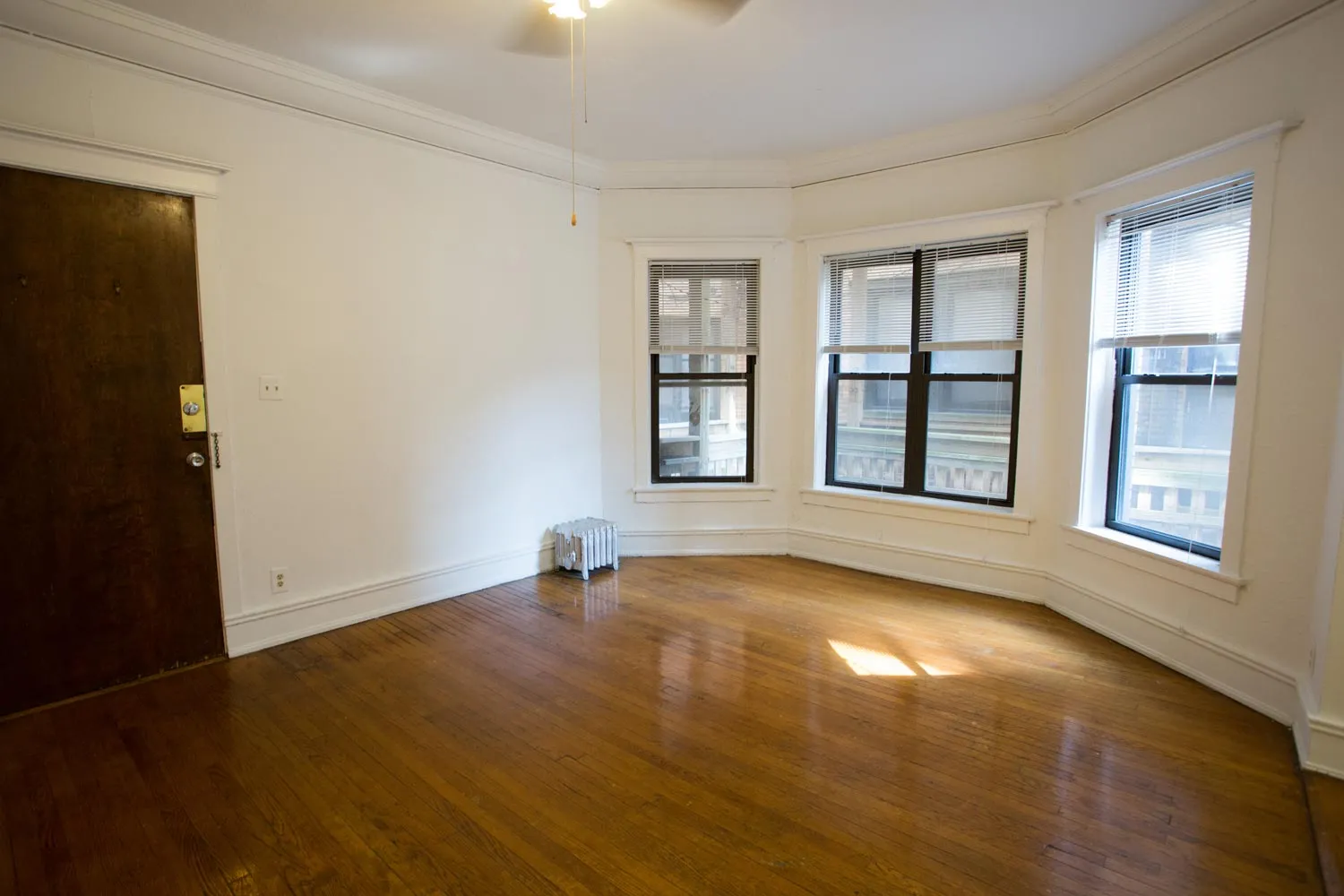 5474-5480 S HYDE PARK BLVD 60615-5474-5480 South Hyde Park-Chicago-IL