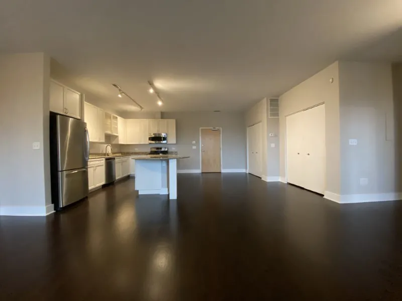 Bucktown Station Apartments