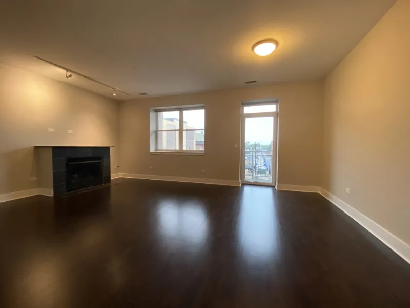 Bucktown Station Apartments