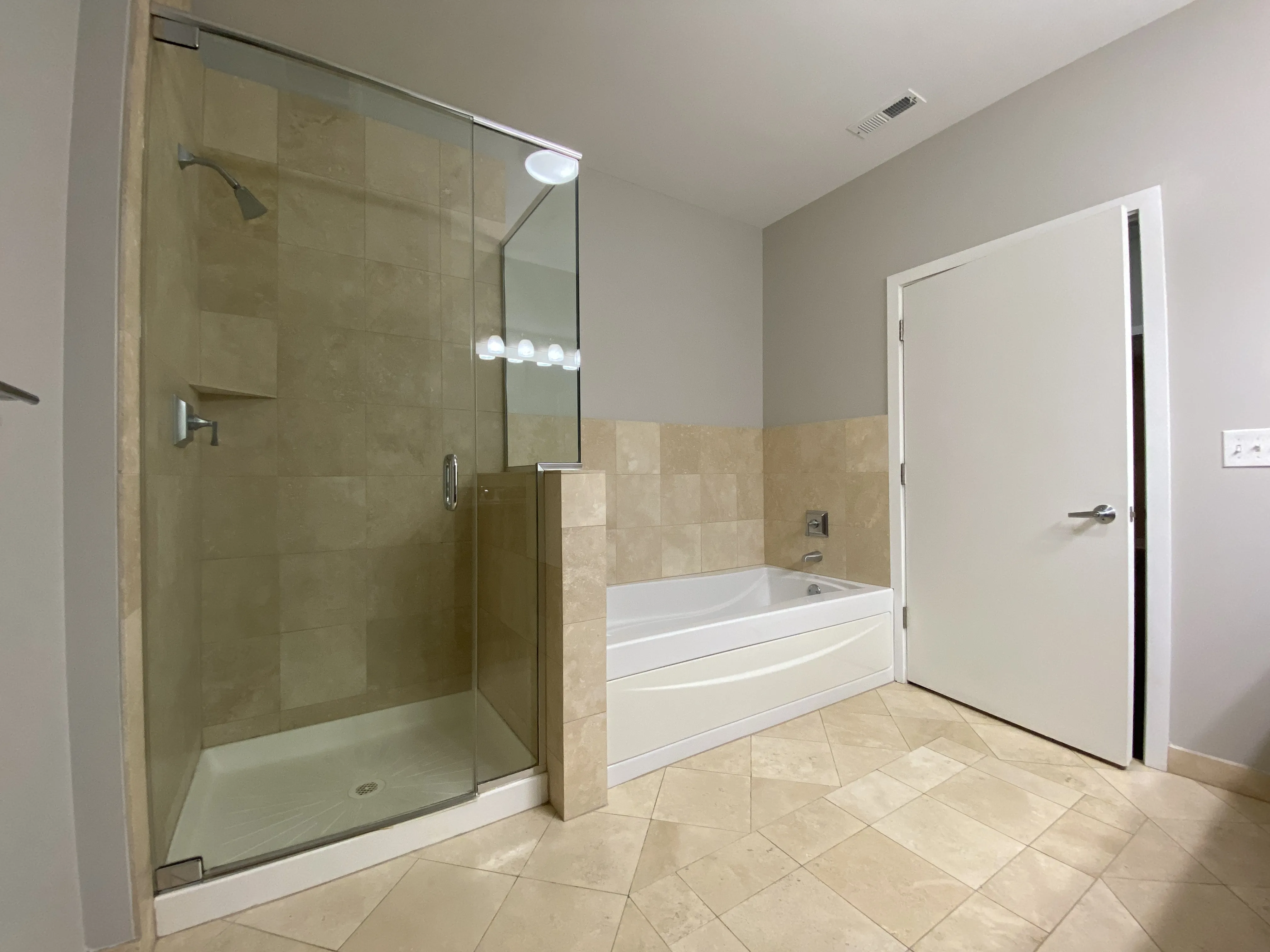 Bucktown Station Apartments