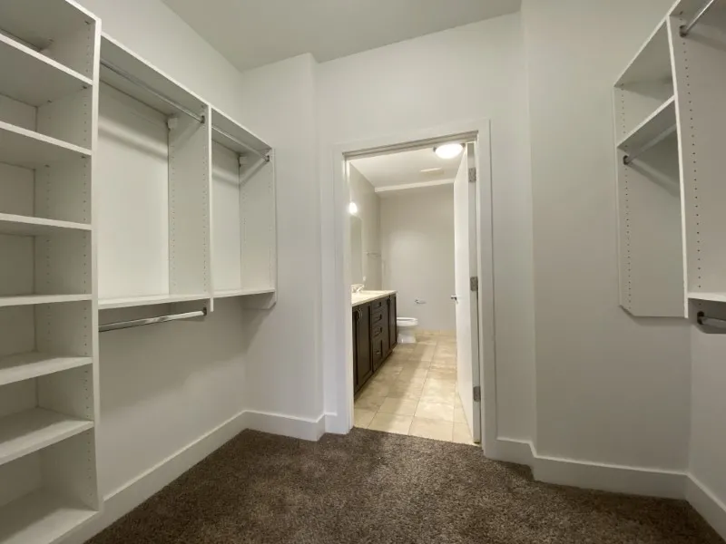 Bucktown Station Apartments