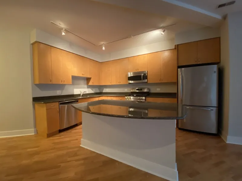 Bucktown Station Apartments