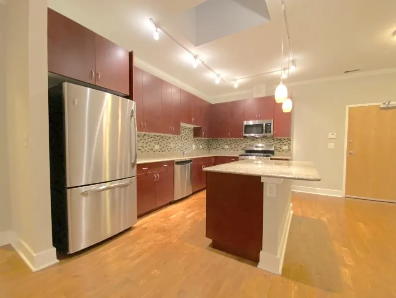 Bucktown Station Apartments