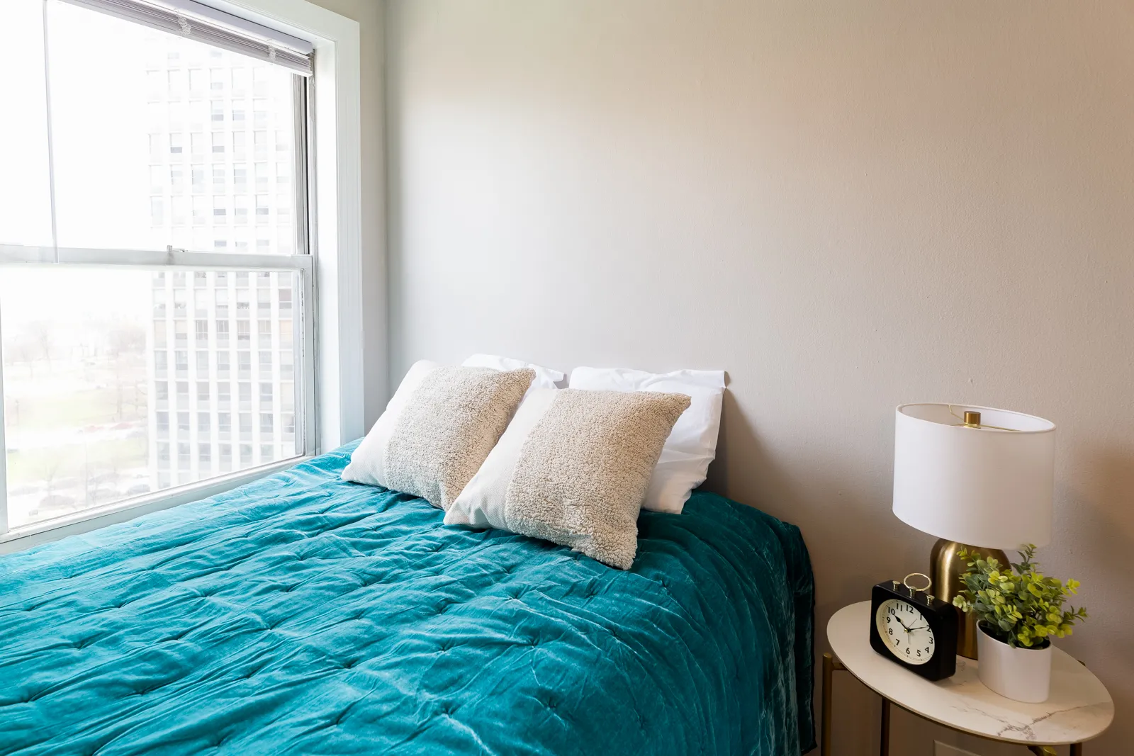 443 Wrightwood Apartments