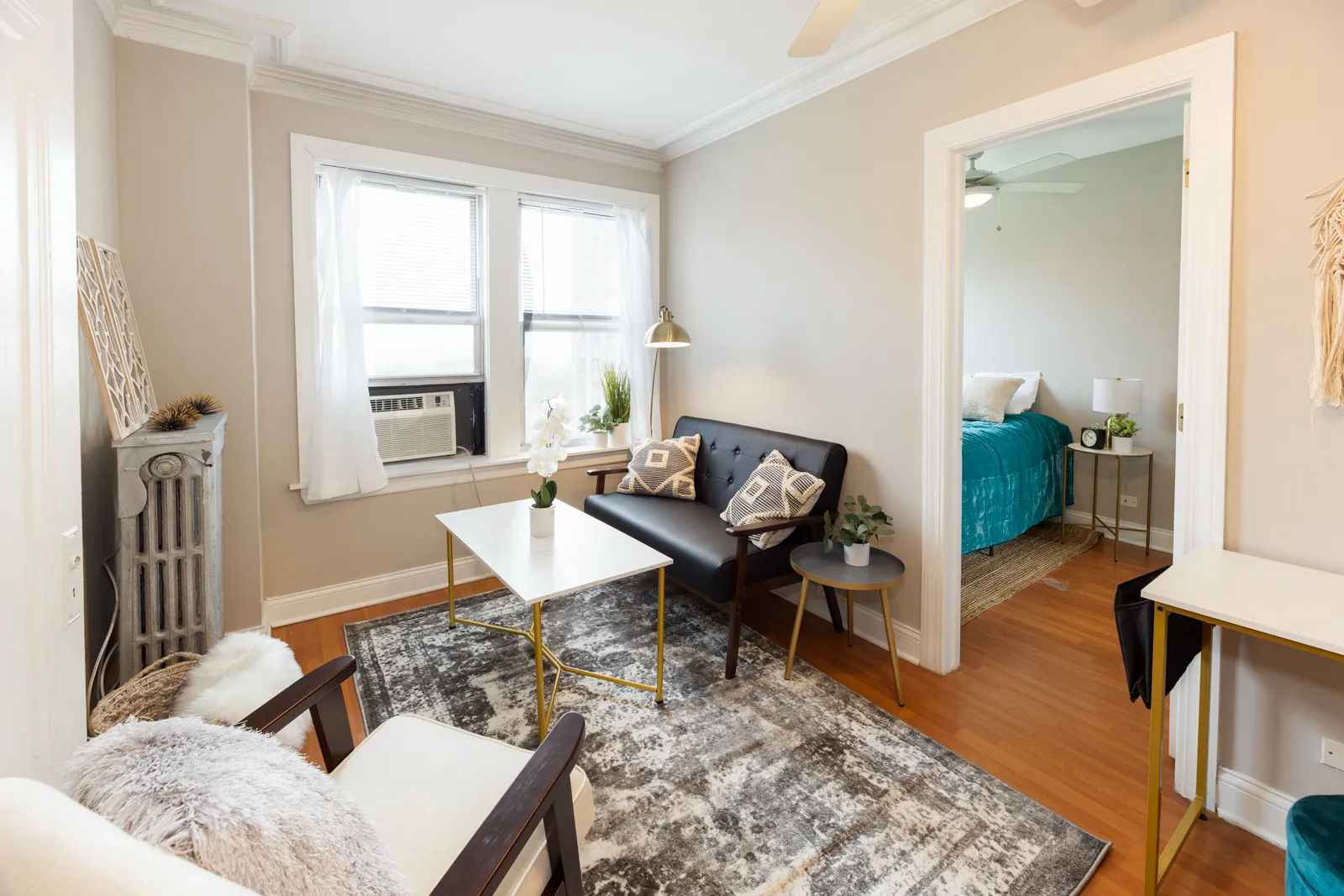 443 Wrightwood Apartments