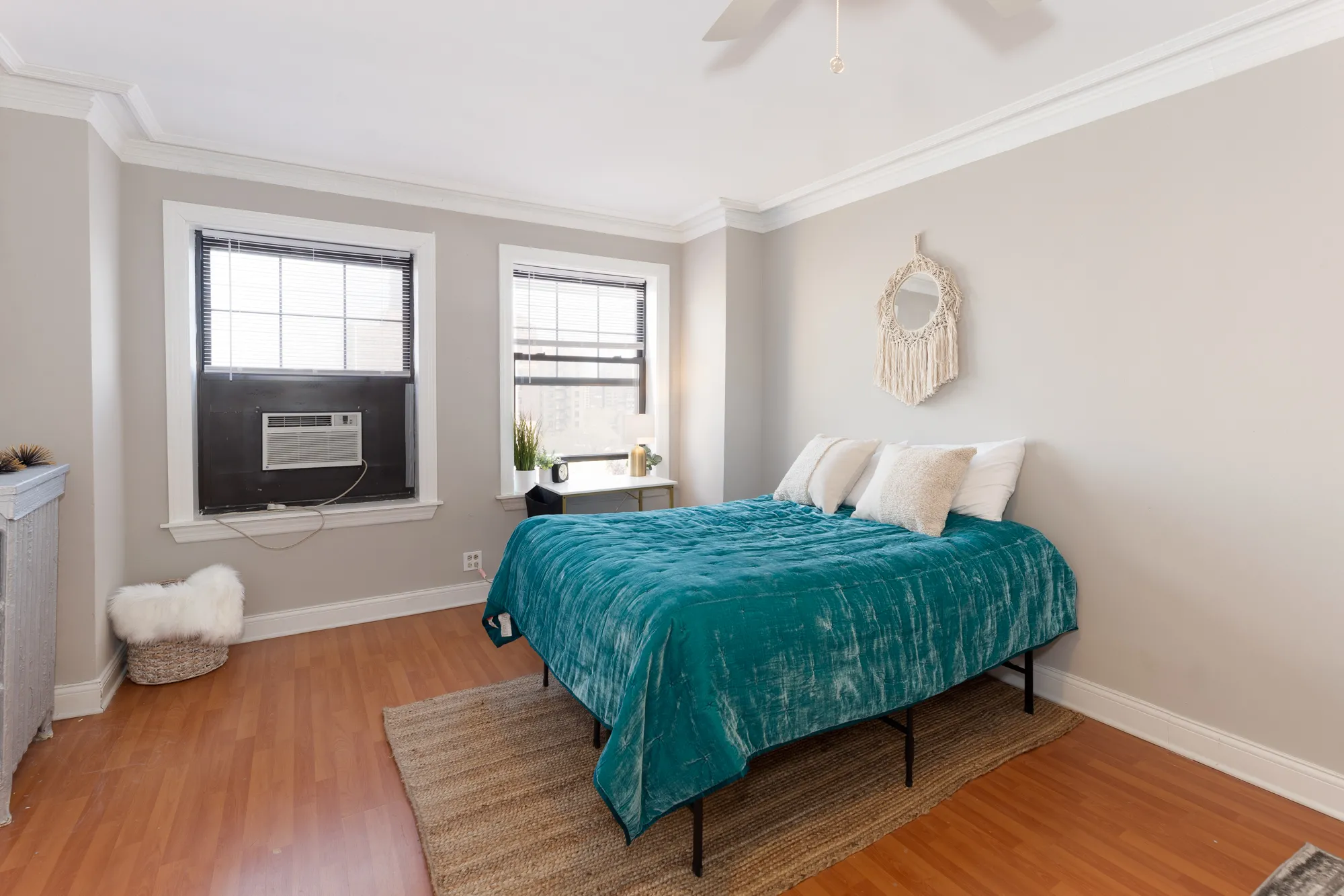 443 Wrightwood Apartments