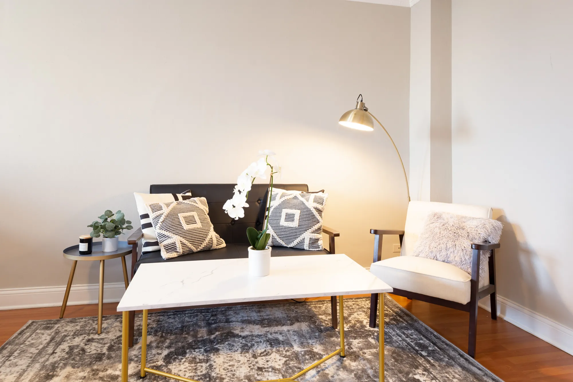 443 Wrightwood Apartments