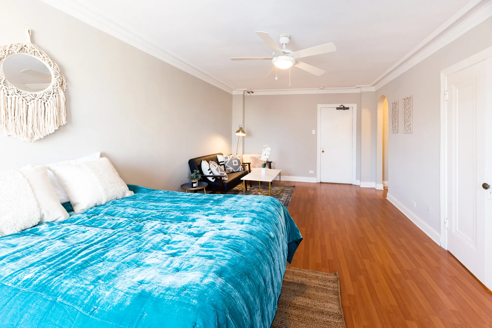 443 Wrightwood Apartments