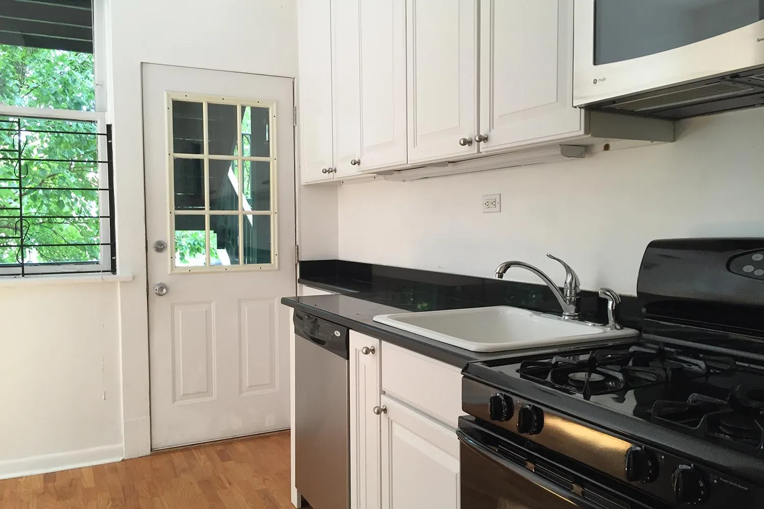 5532 S Kimbark Apartments