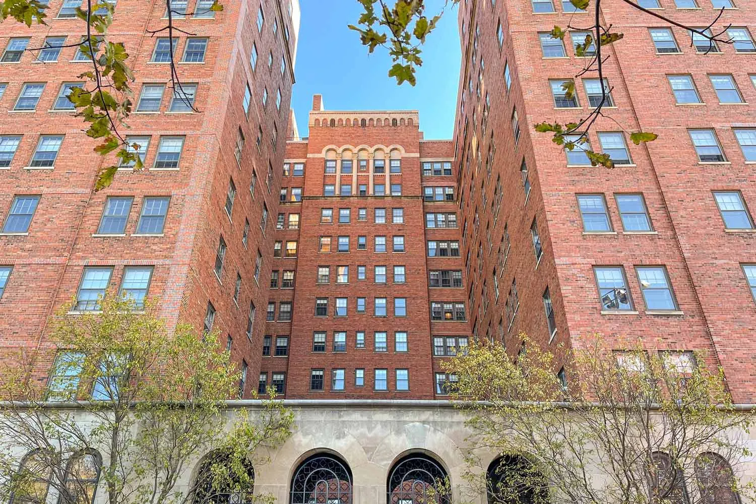 5801 S DORCHESTER AVE 60637-Cloisters-Chicago-IL