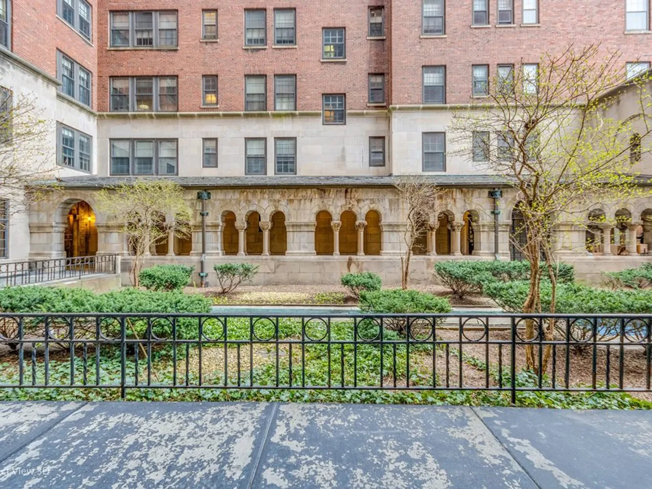 5801 S DORCHESTER AVE 60637-Cloisters-Chicago-IL