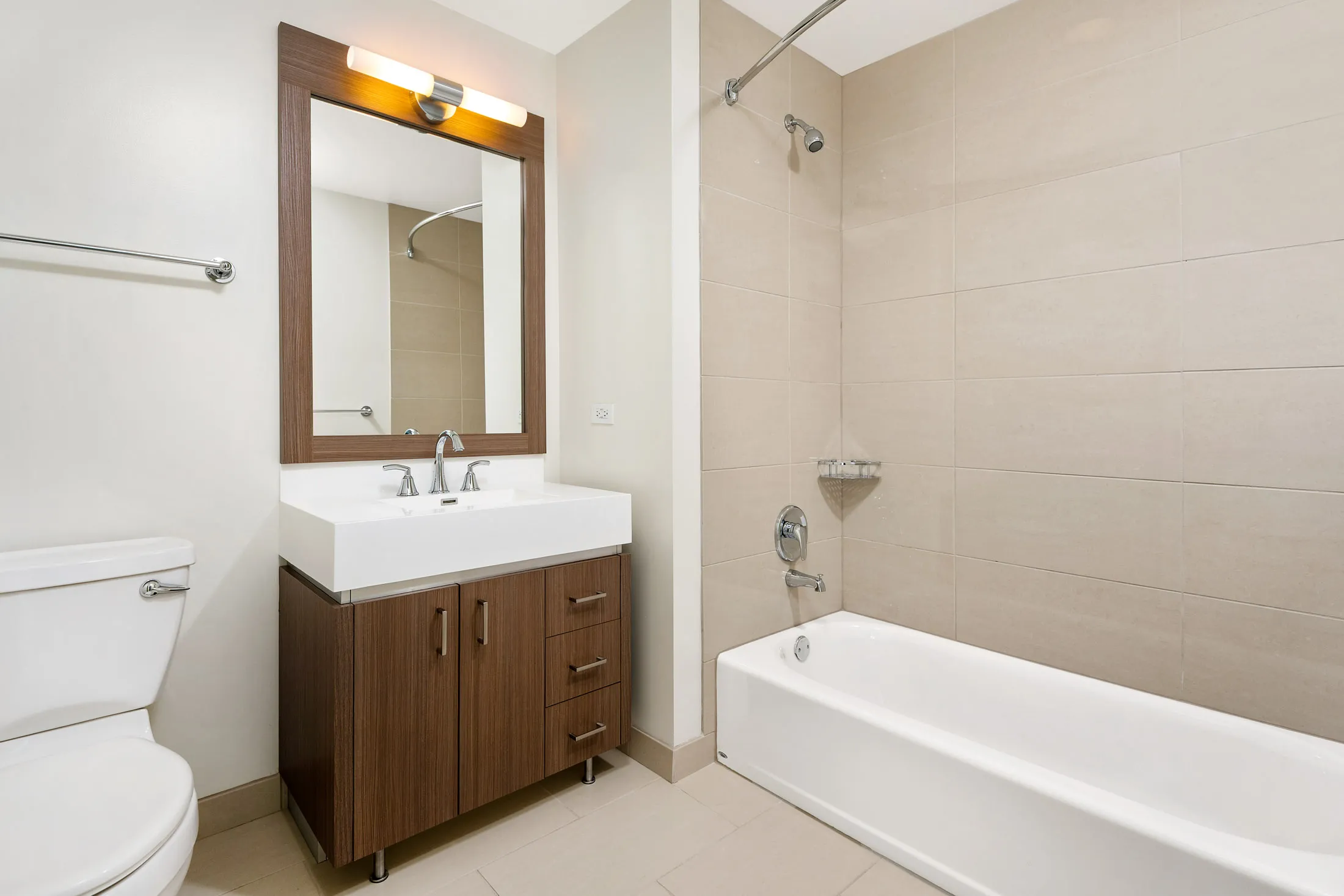 340 E NORTH WATER ST 60611-North Water-Chicago-IL