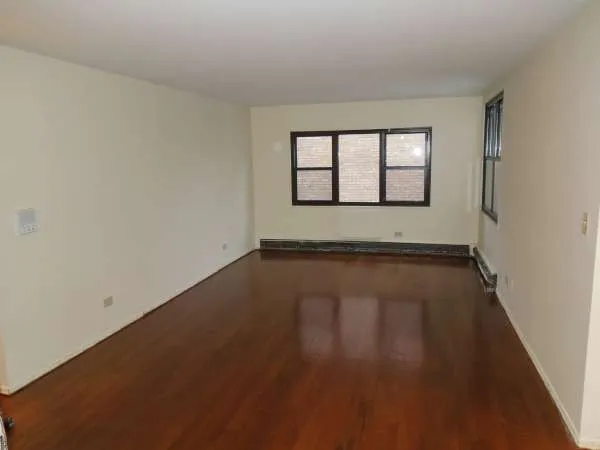 1644 West Sherwin Apartments