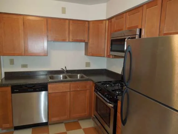 1644 West Sherwin Apartments