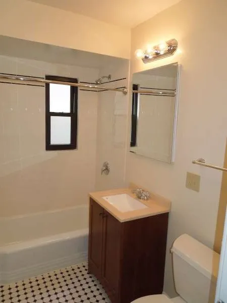 1644 West Sherwin Apartments