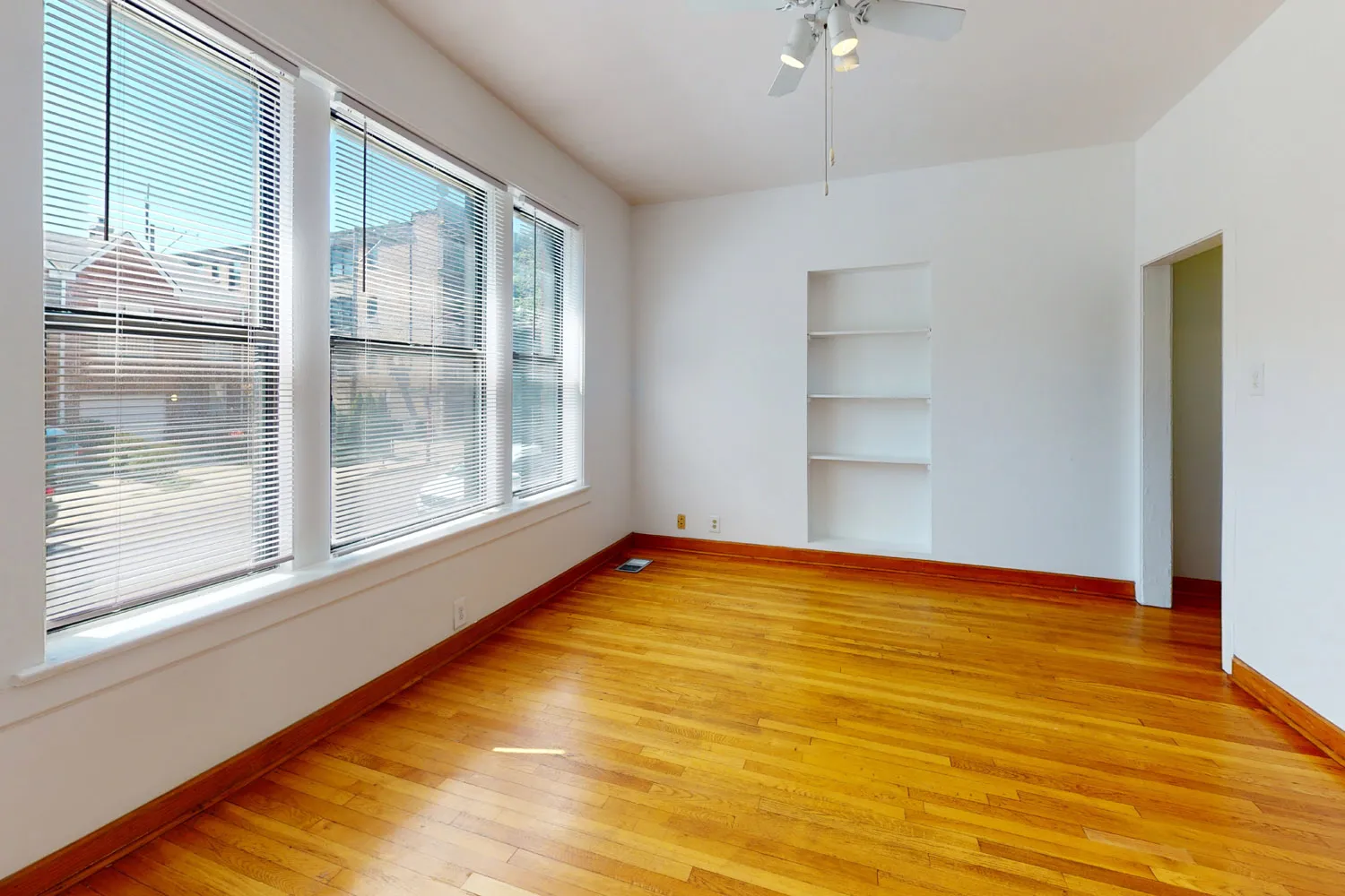 1018 E 54th Street Apartments