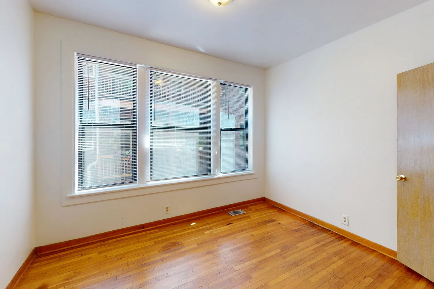 1018 E 54th Street Apartments