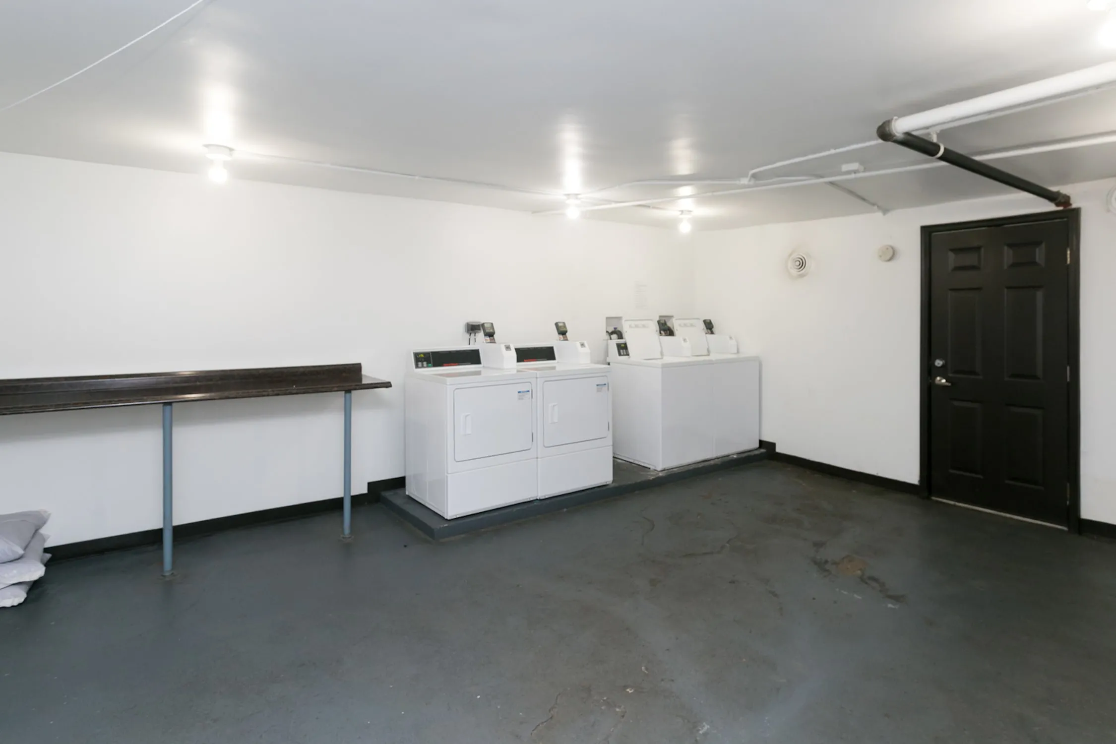 1018 E 54th Street Apartments