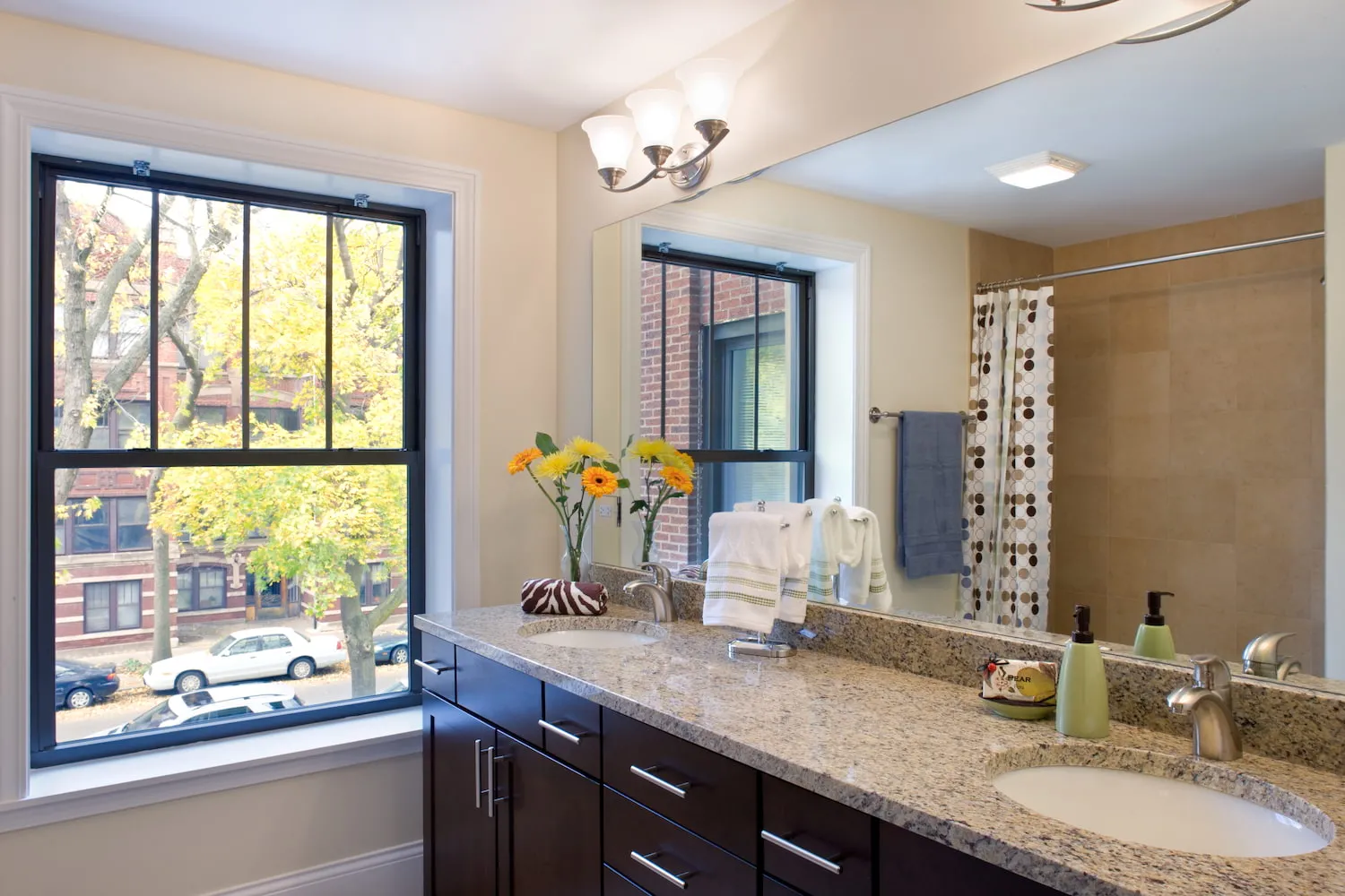 5111 S Kimbark Apartments