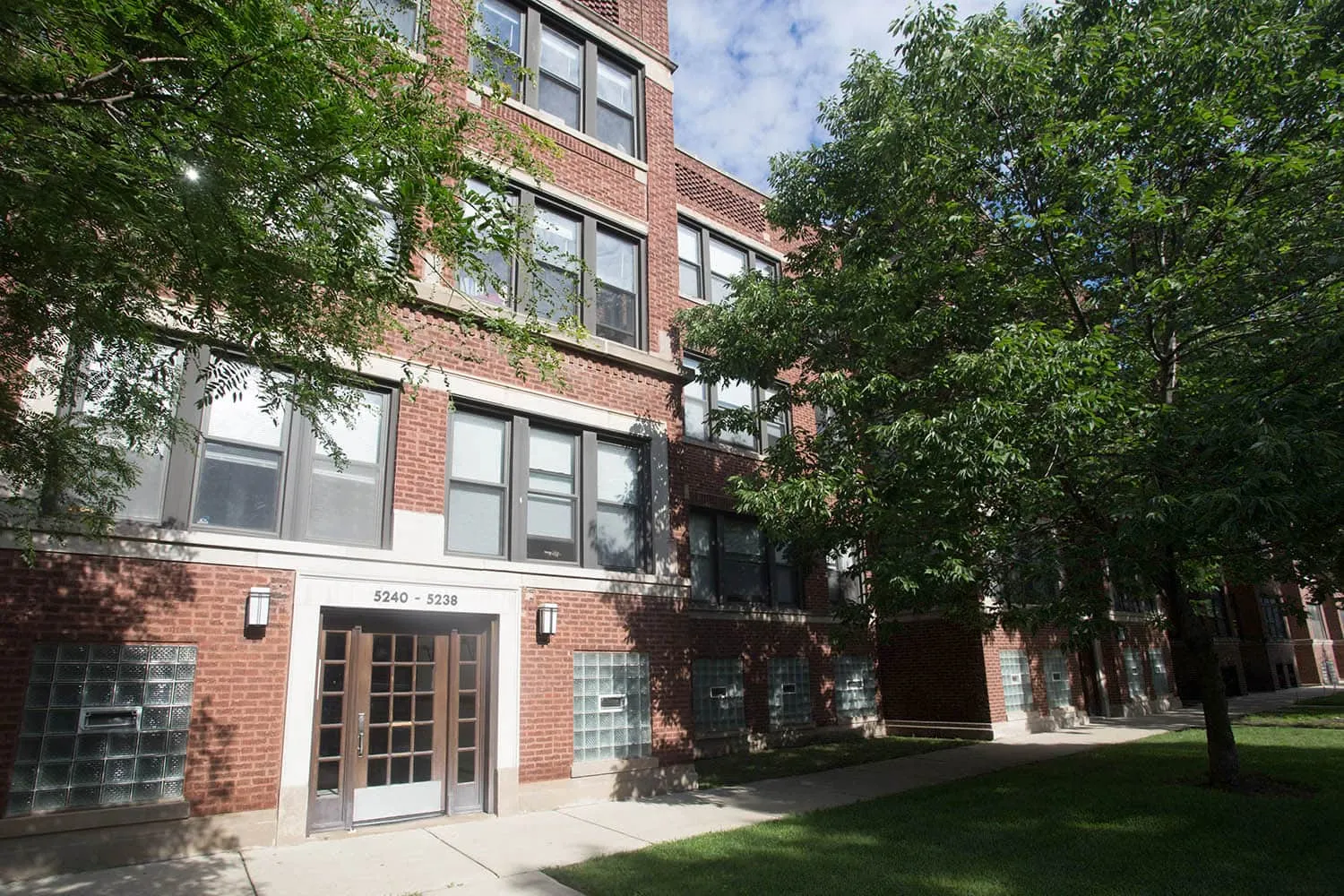 5234-5244 S. Ingleside Apartments