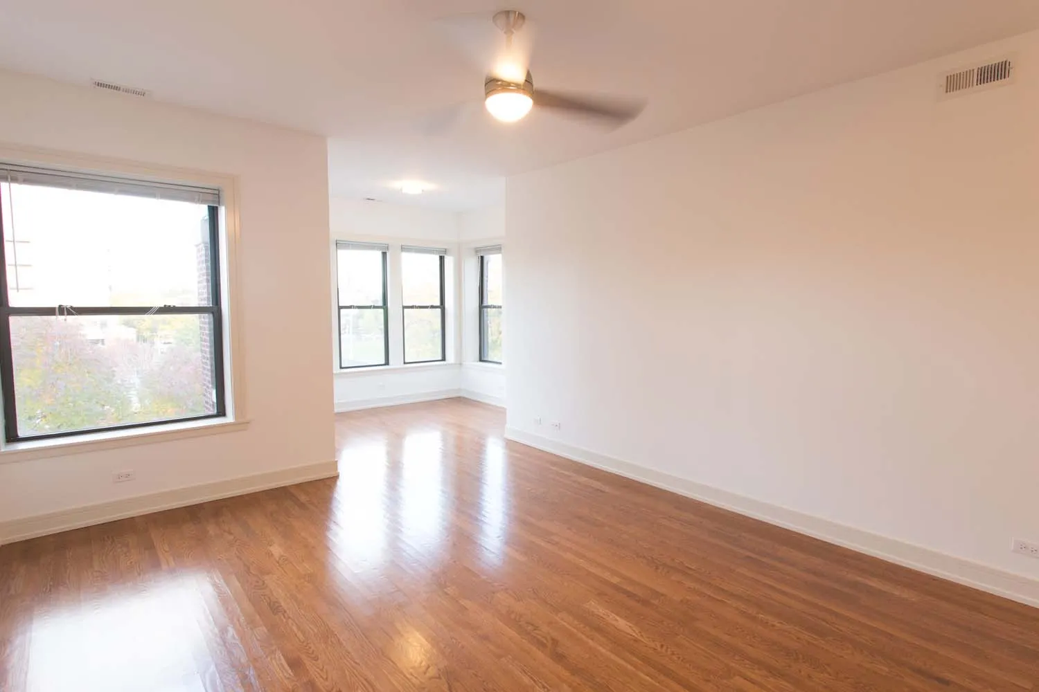 5234-5244 S. Ingleside Apartments