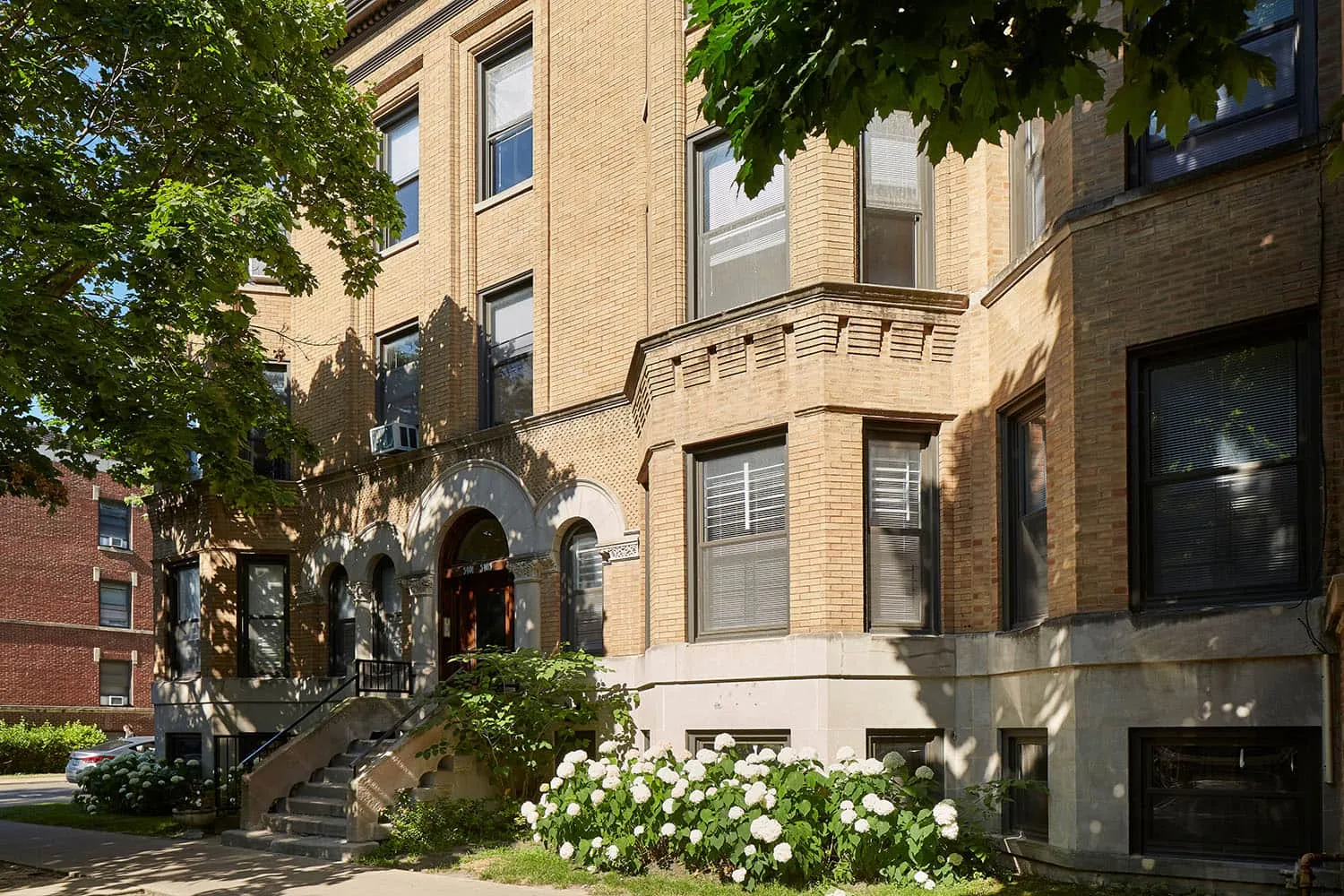 5401-5403 S. Woodlawn Avenue Apartments