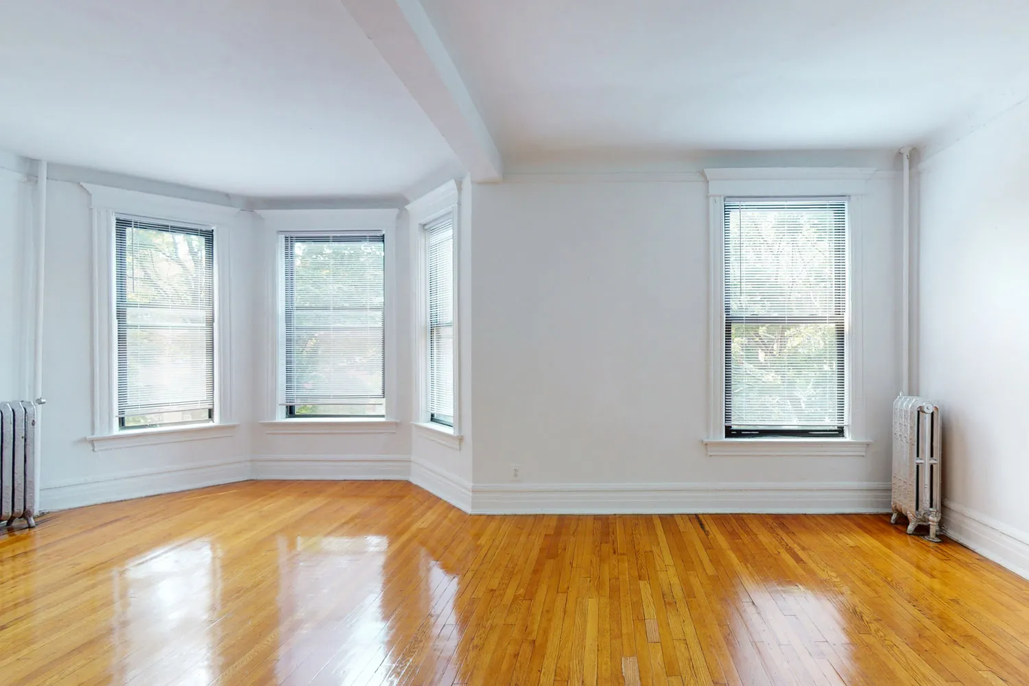 5401-5403 S. Woodlawn Avenue Apartments