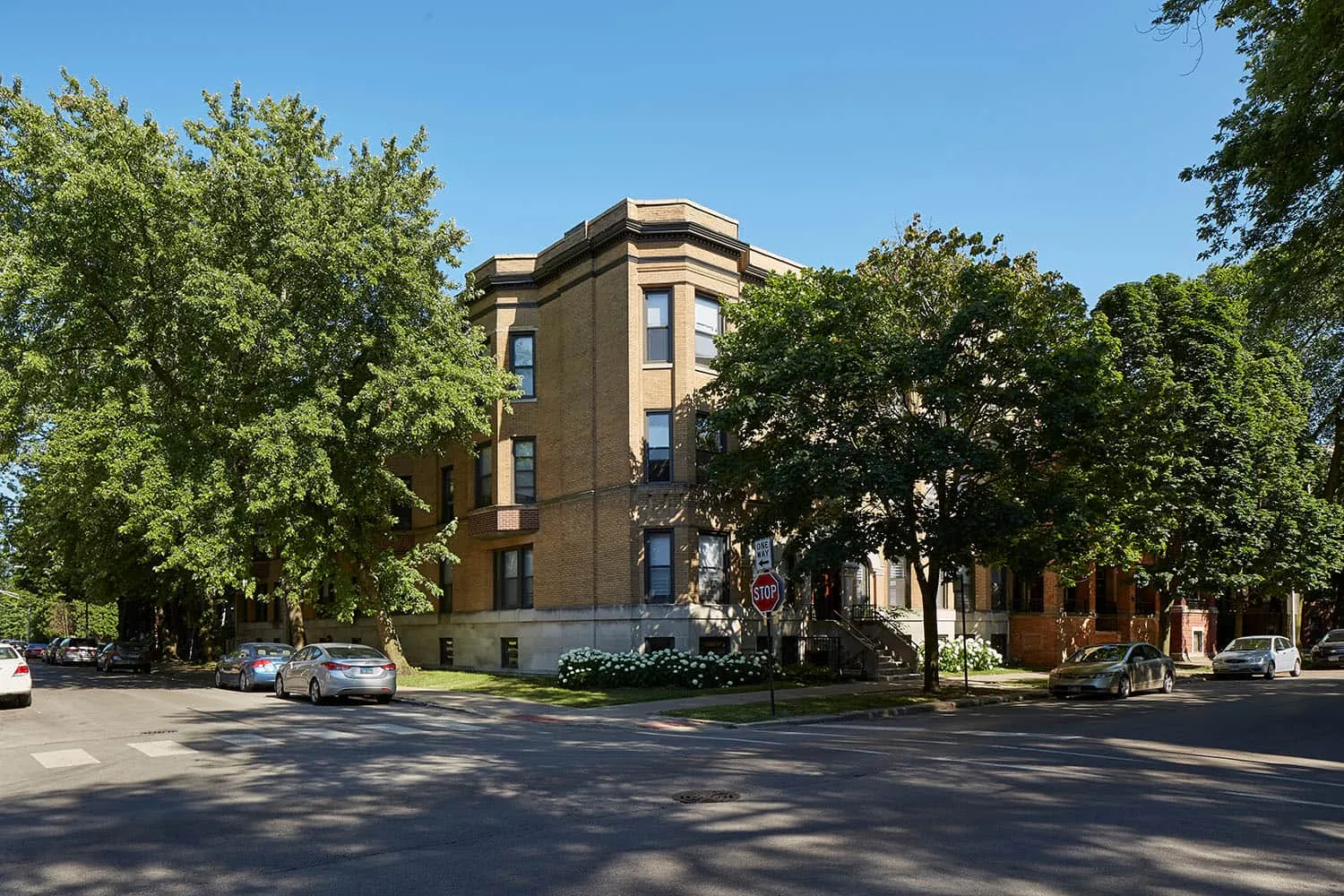 5401-5403 S. Woodlawn Avenue Apartments