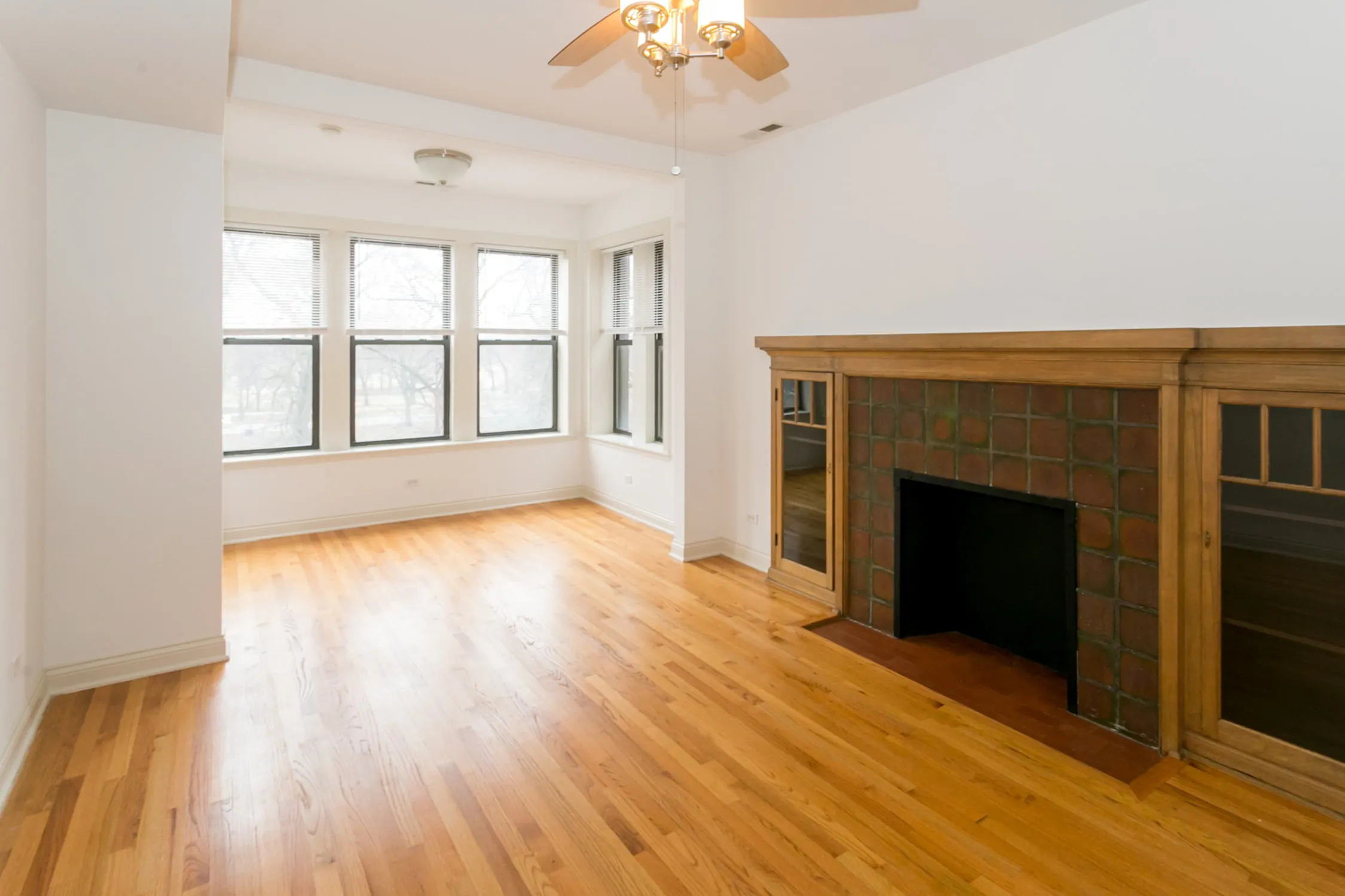 5401-5409 S. Cottage Grove Apartments