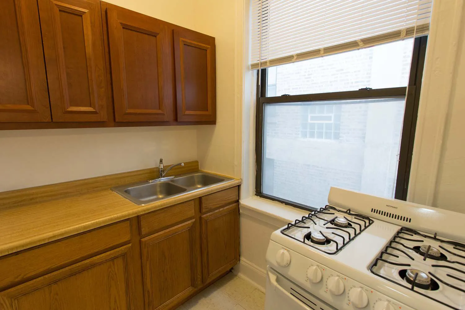 5457-5459 S. Blackstone Ave Apartments