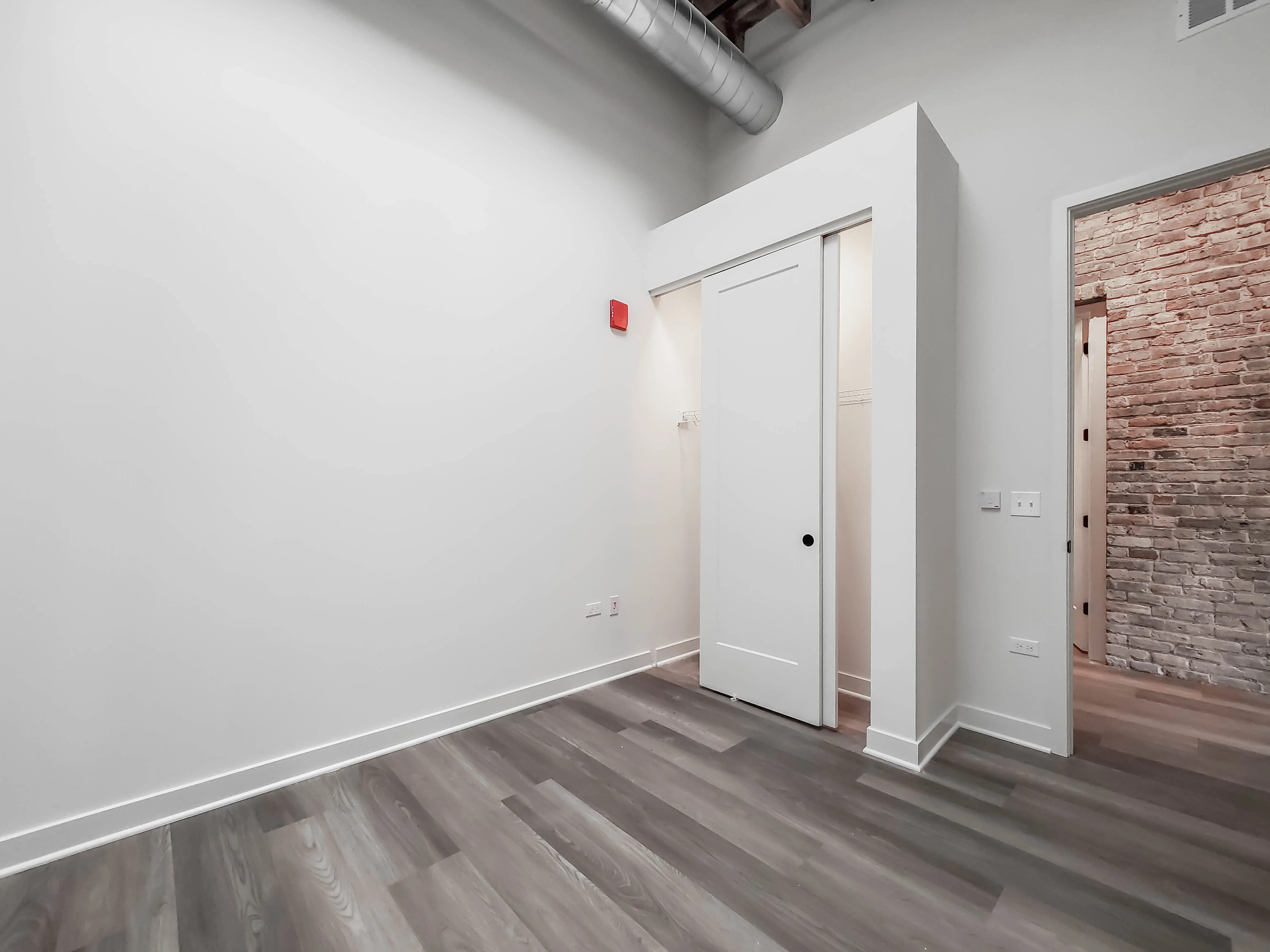 Wolcott Loft Apartments in East Village, Chicago