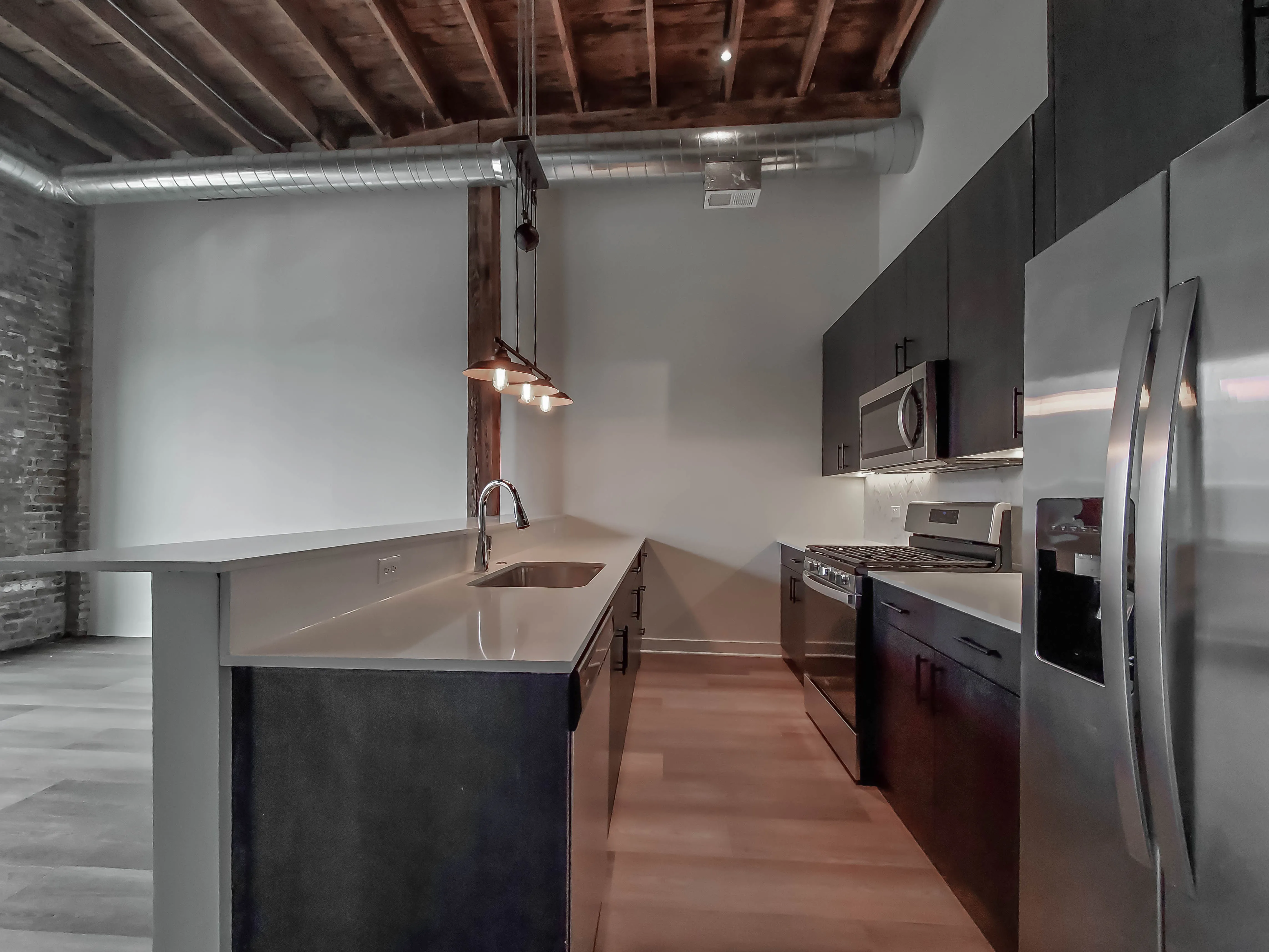 Wolcott Loft Apartments in East Village, Chicago