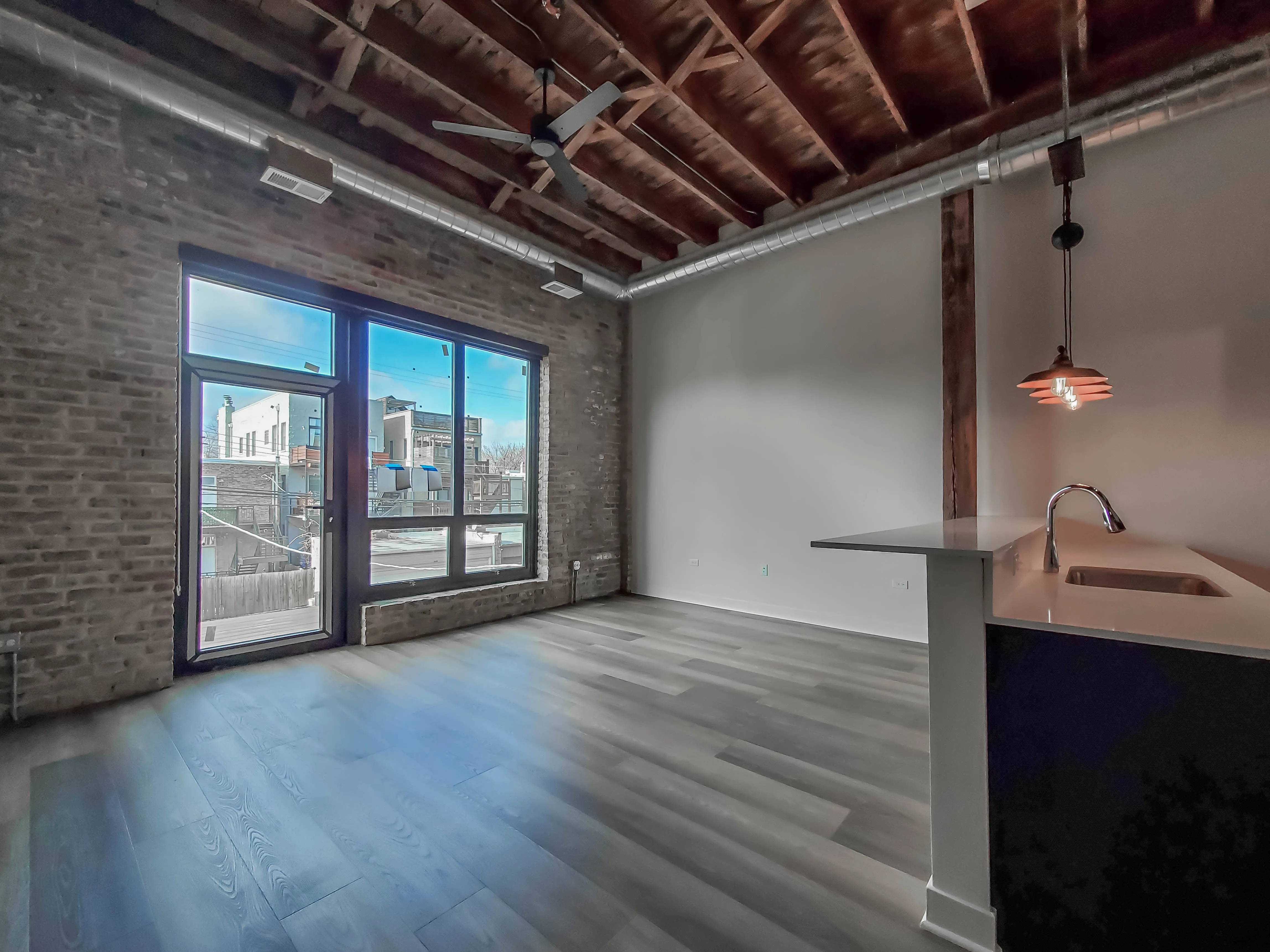 Wolcott Loft Apartments in East Village, Chicago