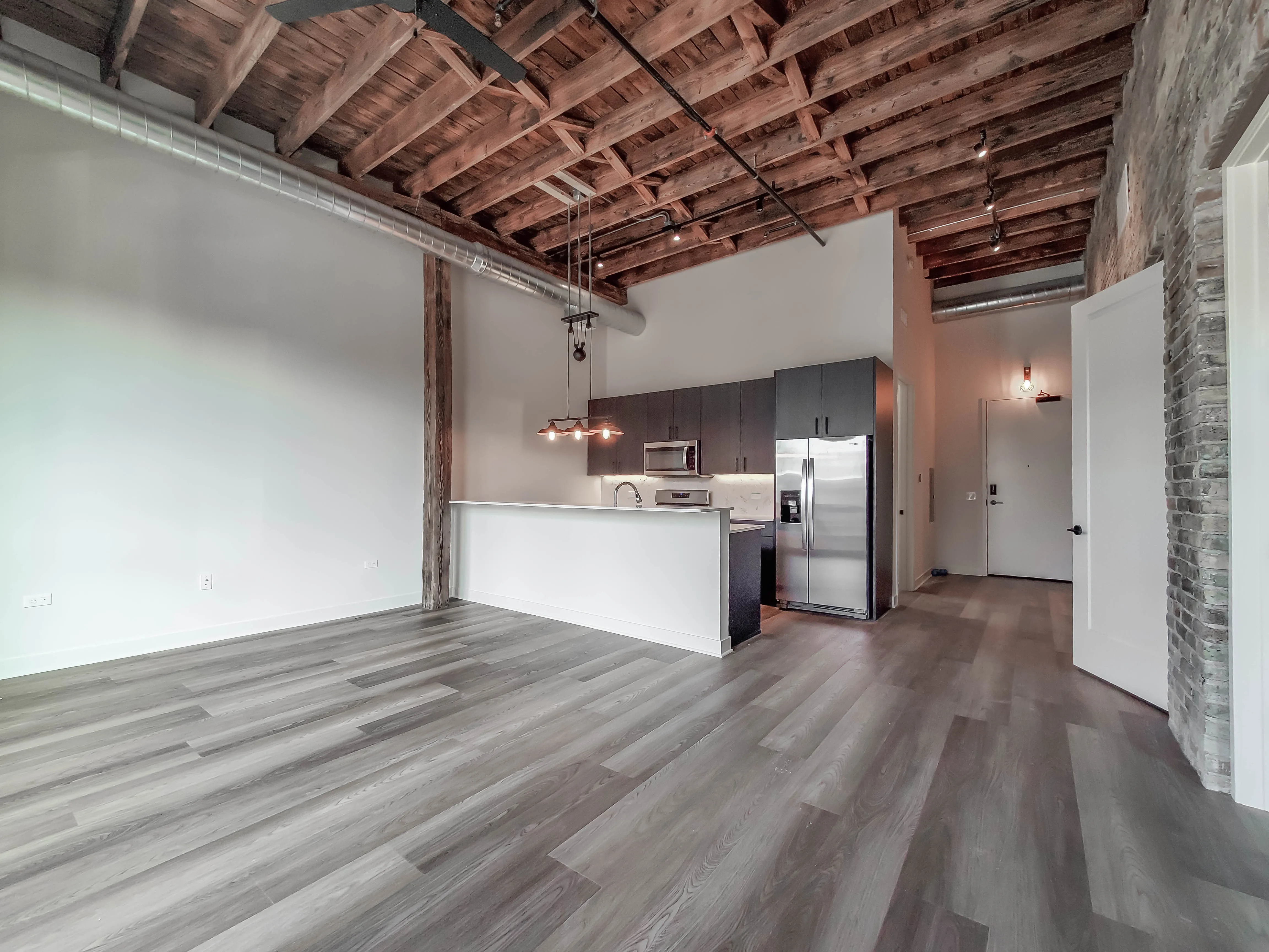 Wolcott Loft Apartments in East Village, Chicago