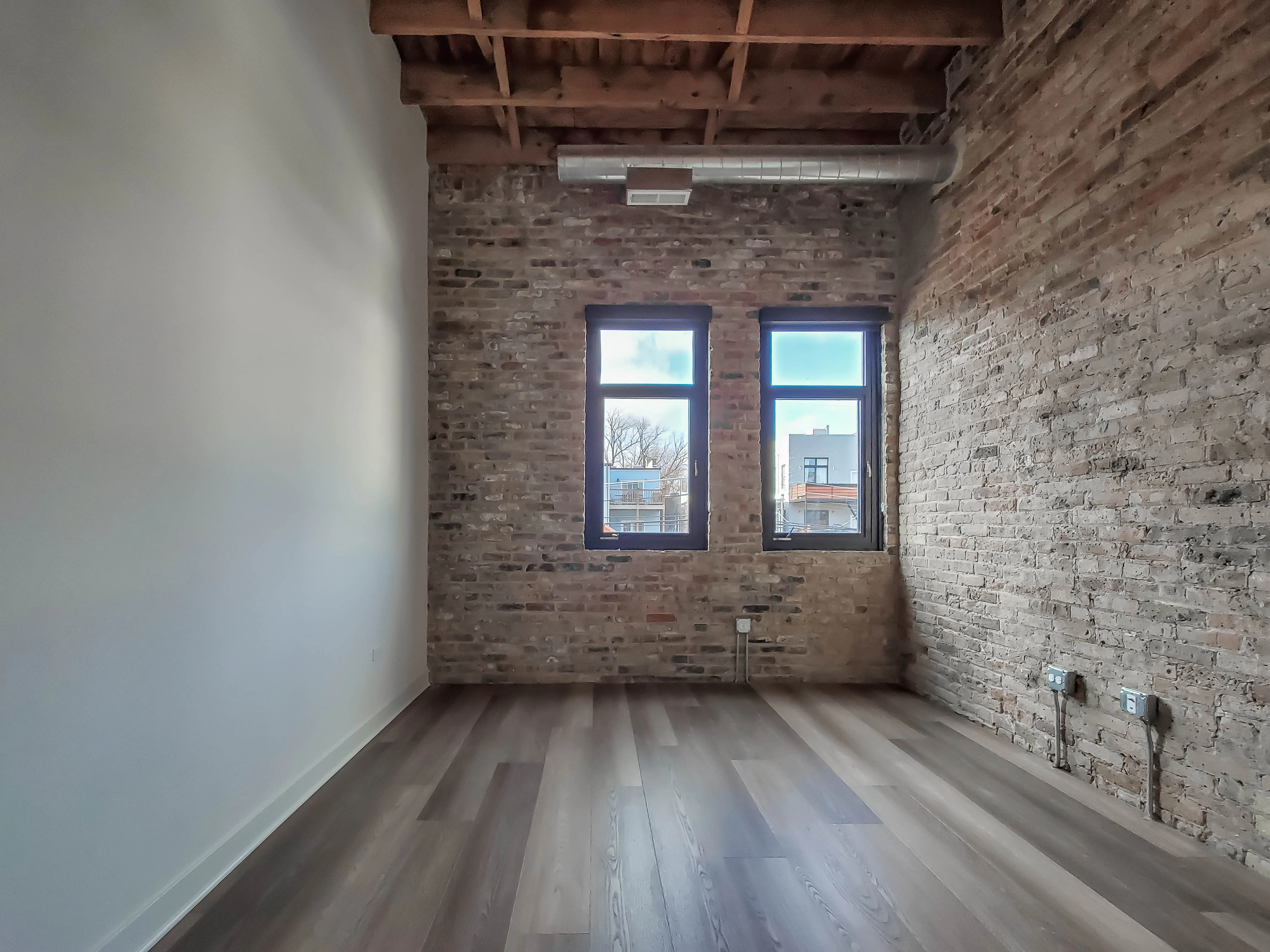 Wolcott Loft Apartments in East Village, Chicago