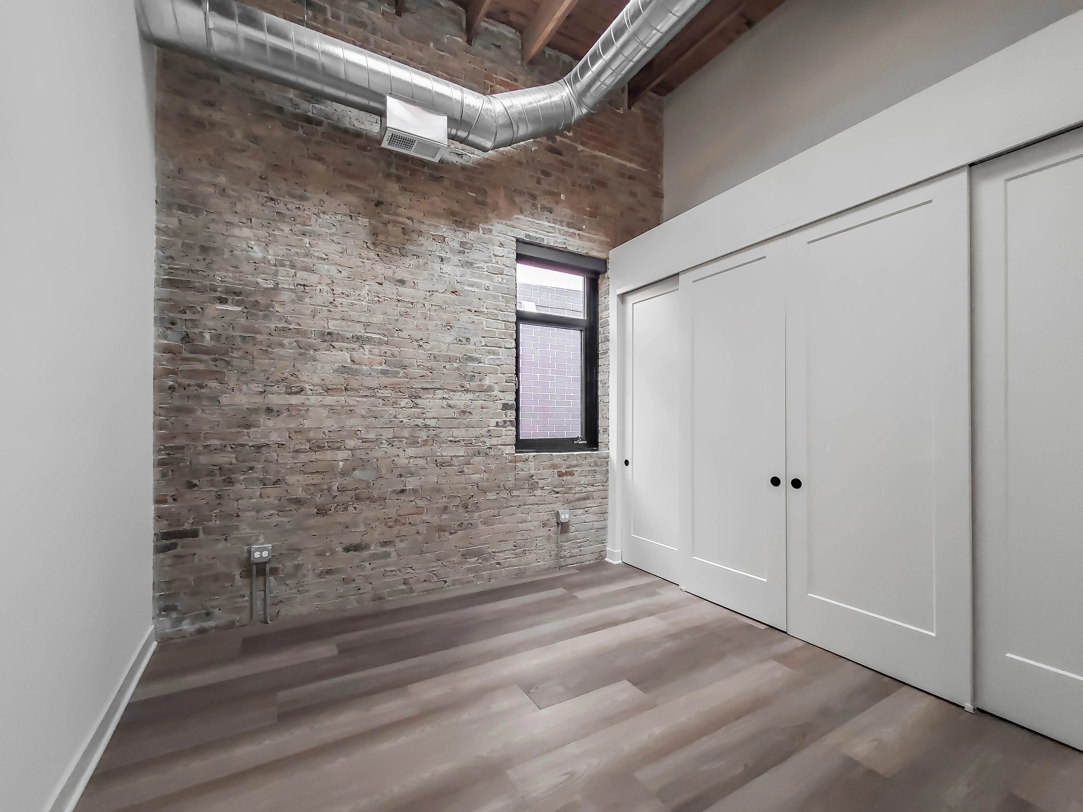 Wolcott Loft Apartments in East Village, Chicago
