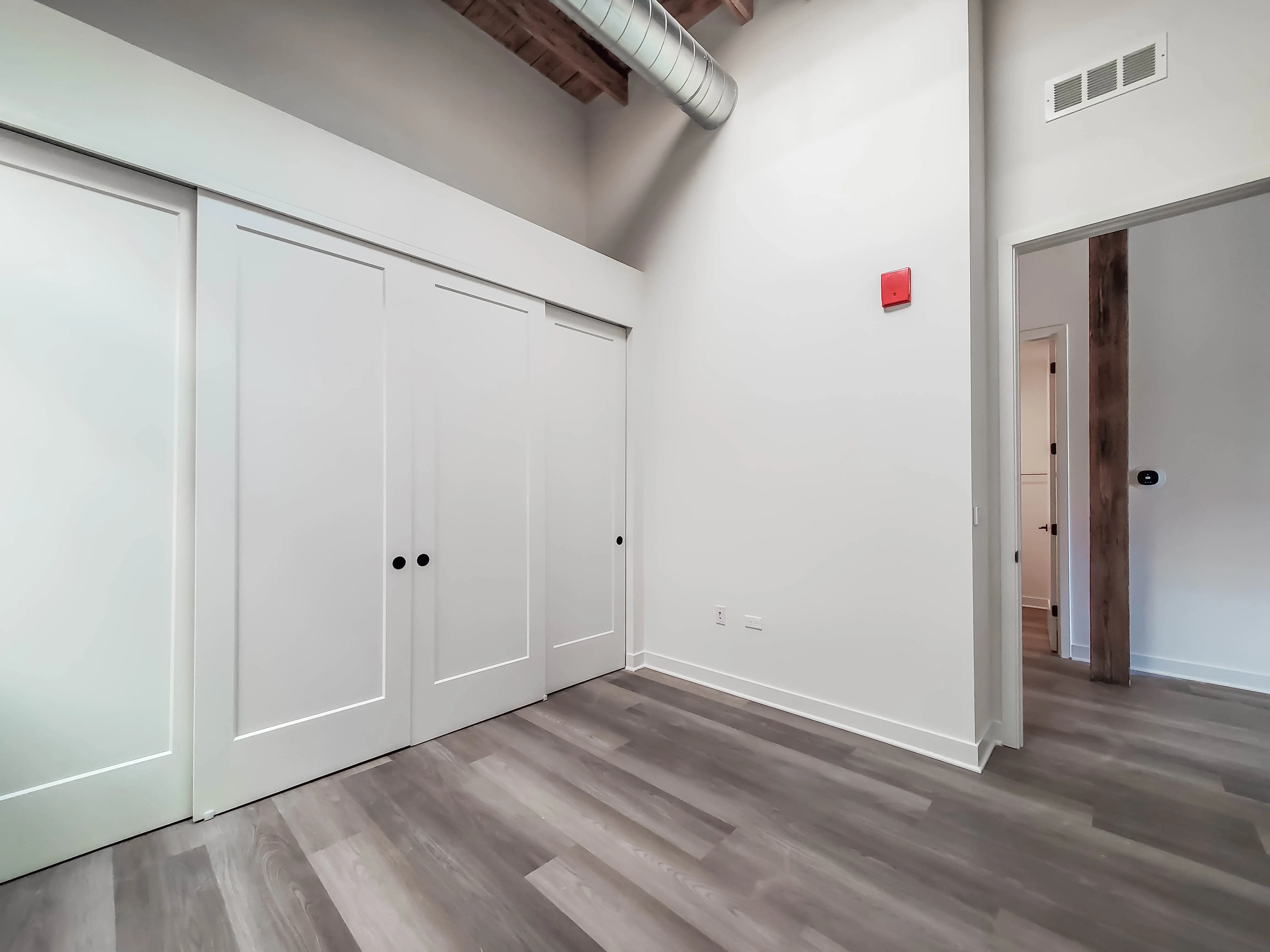 Wolcott Loft Apartments in East Village, Chicago