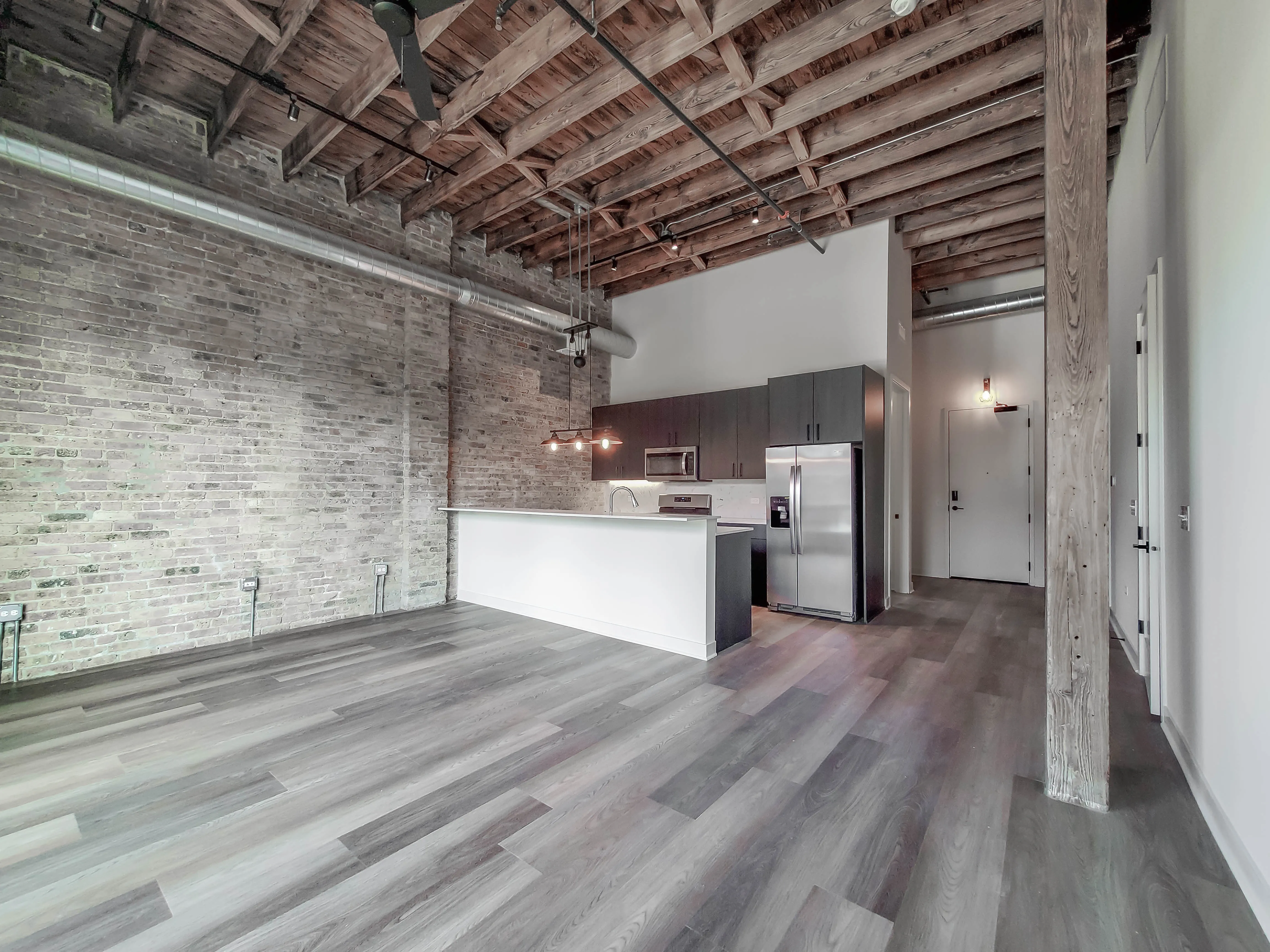 Wolcott Loft Apartments in East Village, Chicago