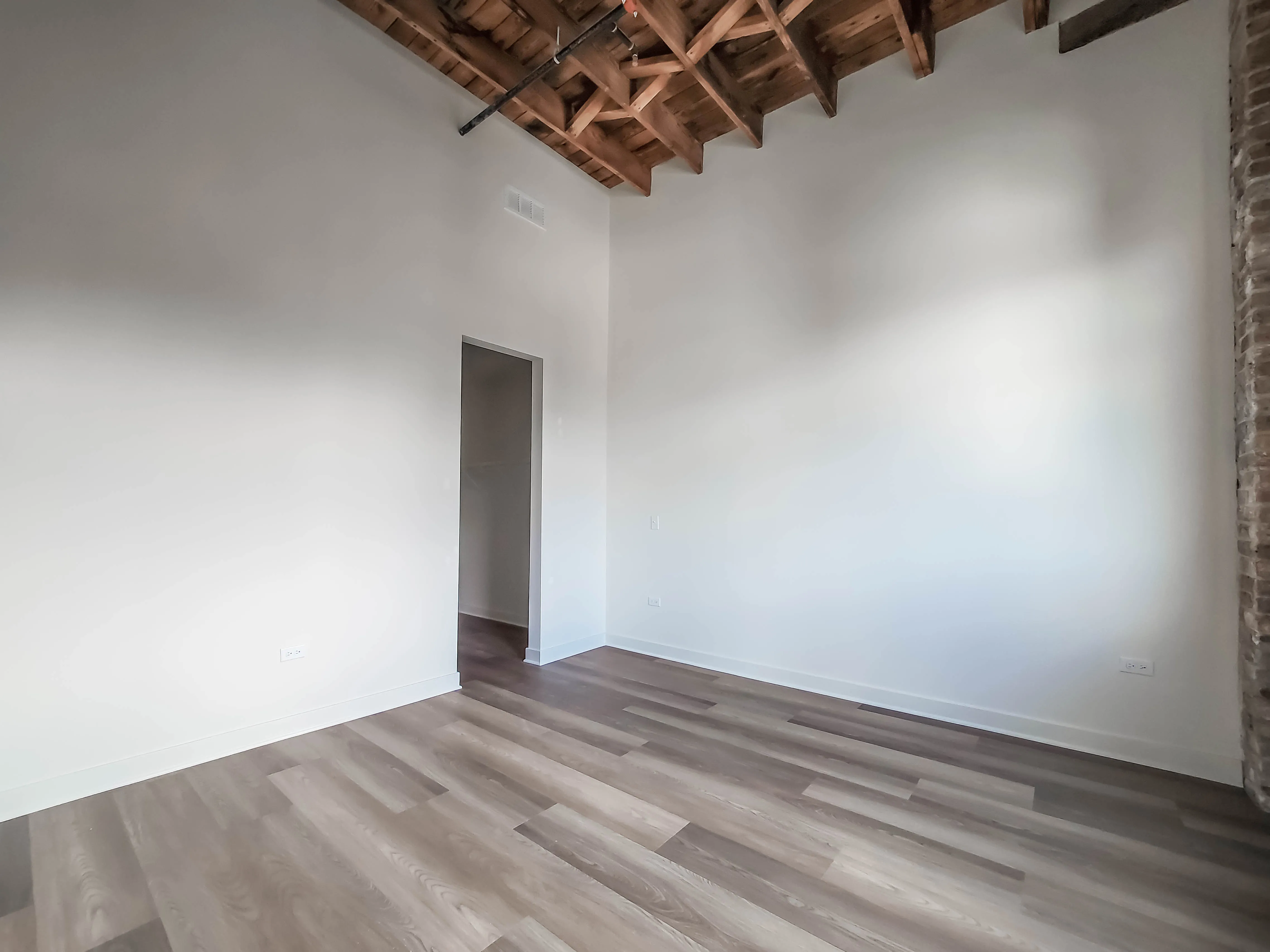 Wolcott Loft Apartments in East Village, Chicago