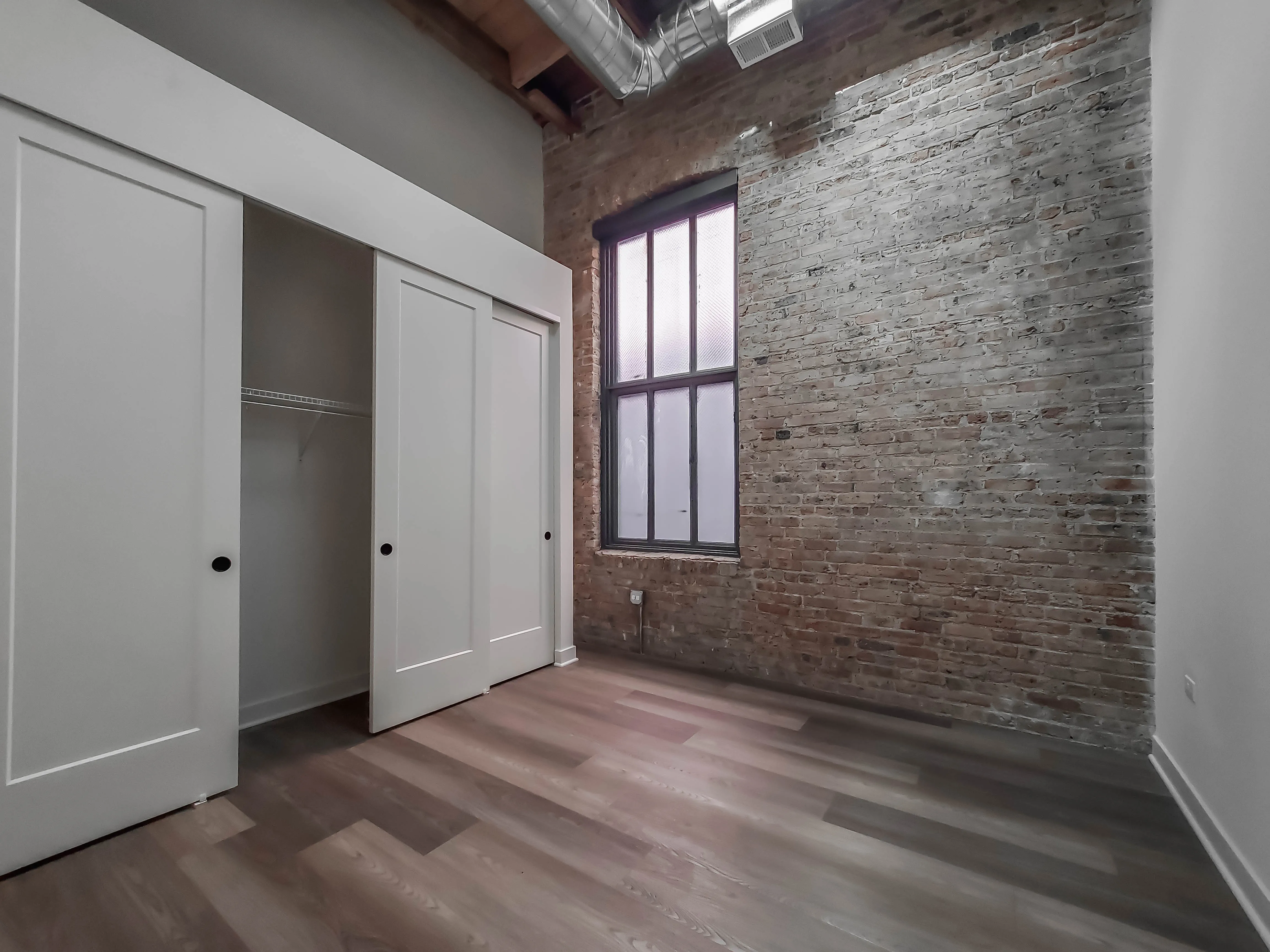 Wolcott Loft Apartments in East Village, Chicago