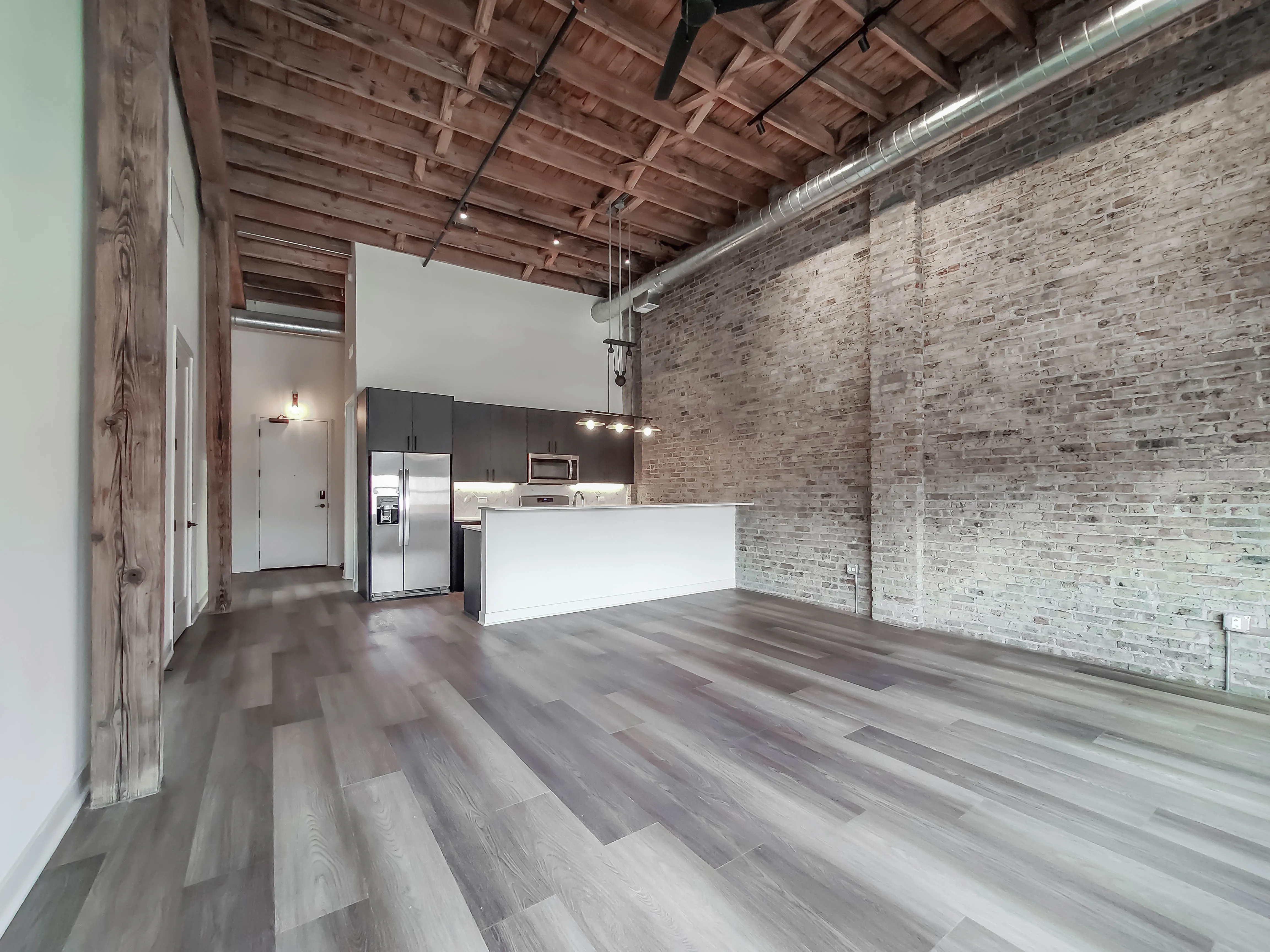 Wolcott Loft Apartments in East Village, Chicago