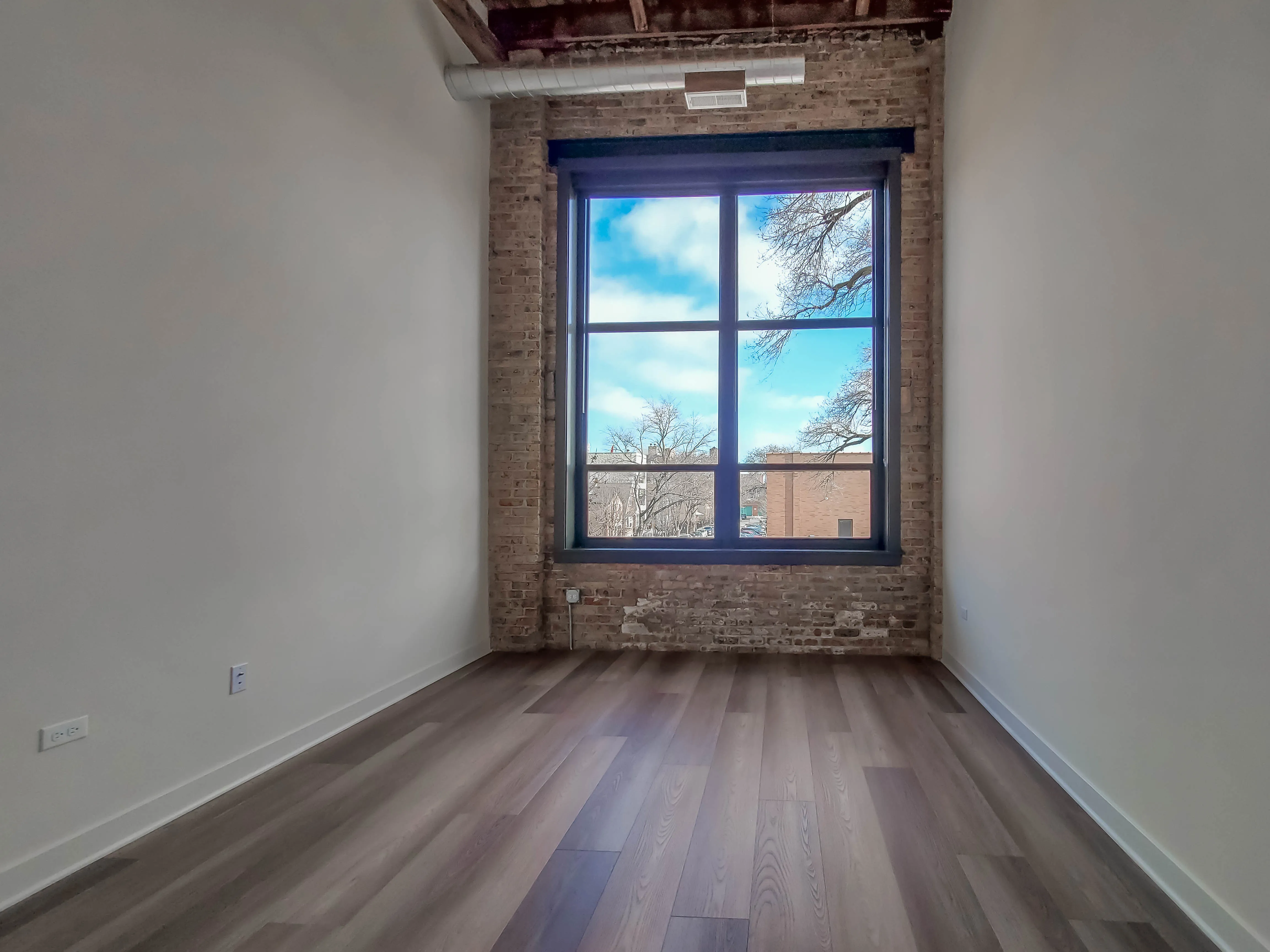 Wolcott Loft Apartments in East Village, Chicago