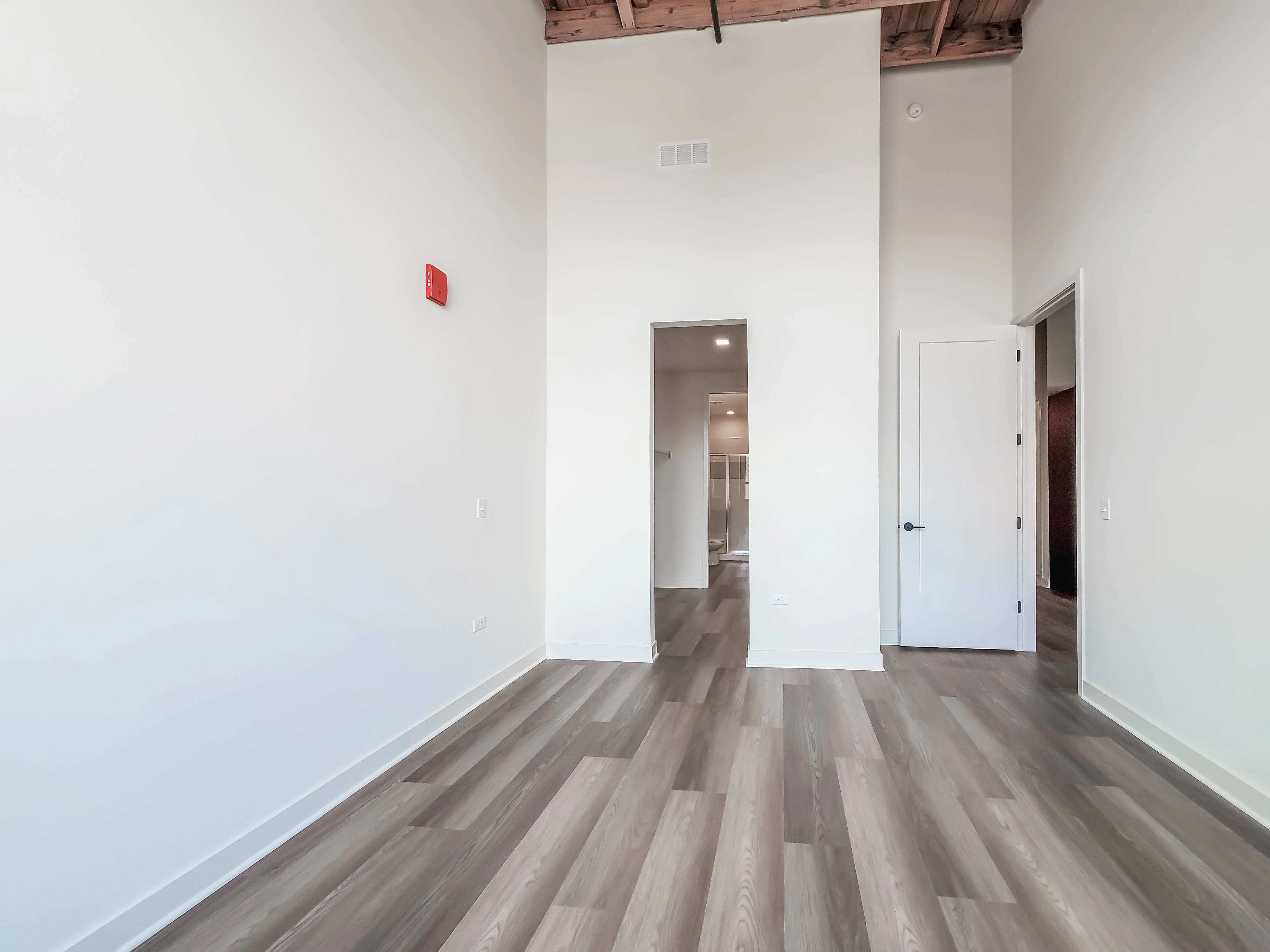 Wolcott Loft Apartments in East Village, Chicago